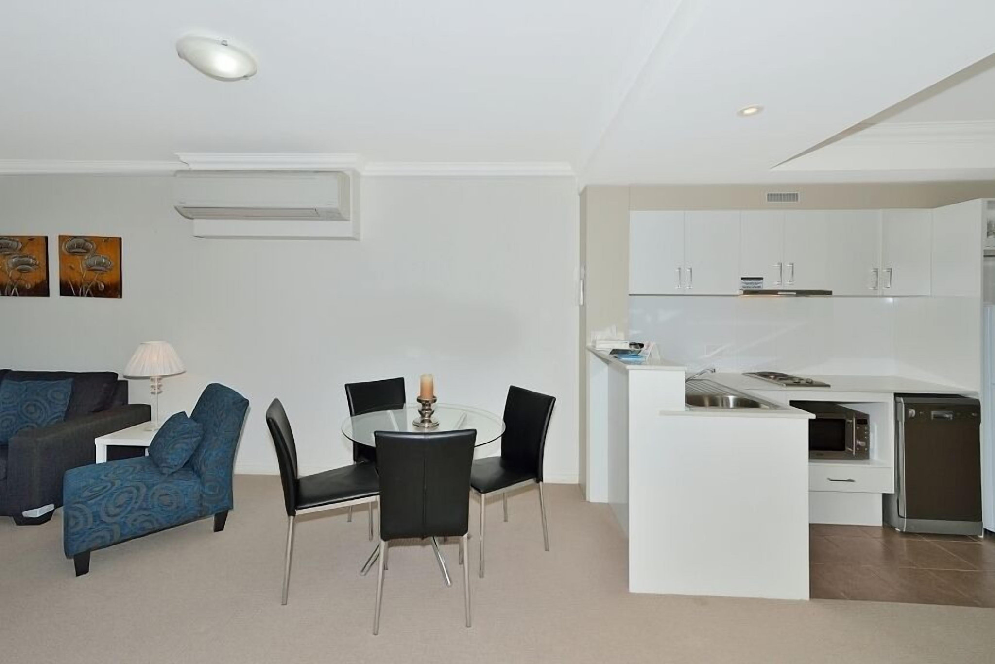 One_Bedroom_Studio_Living2_S