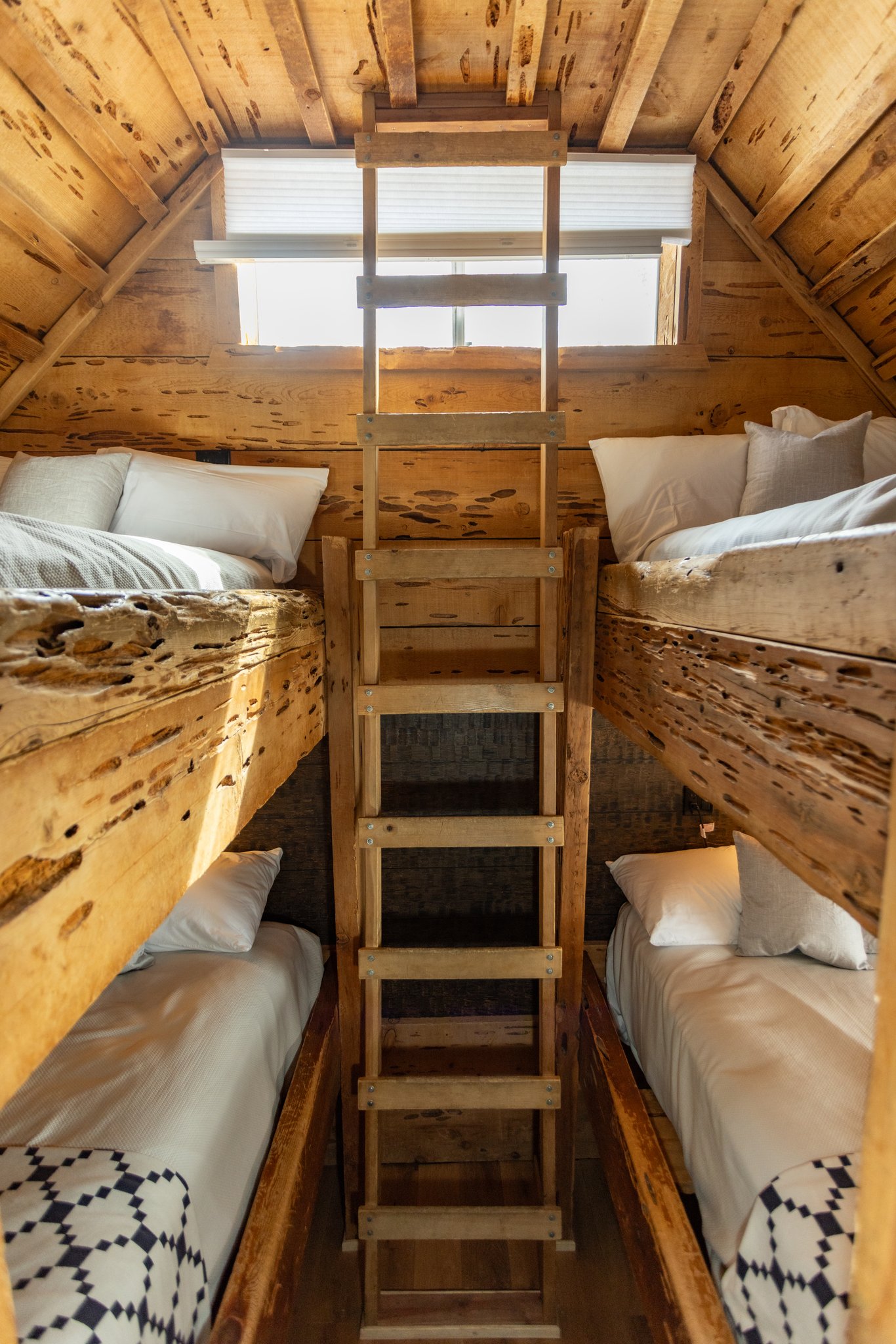 Knotty_Pine_bunk_beds_S