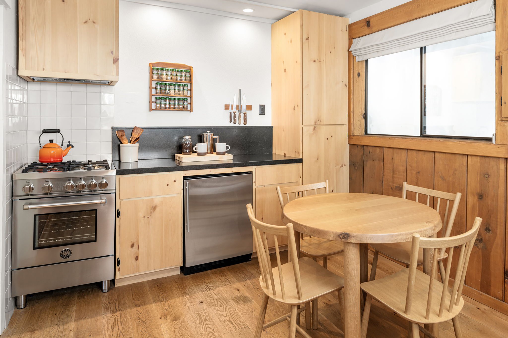 Wagon_Wheel_Kitchen_S