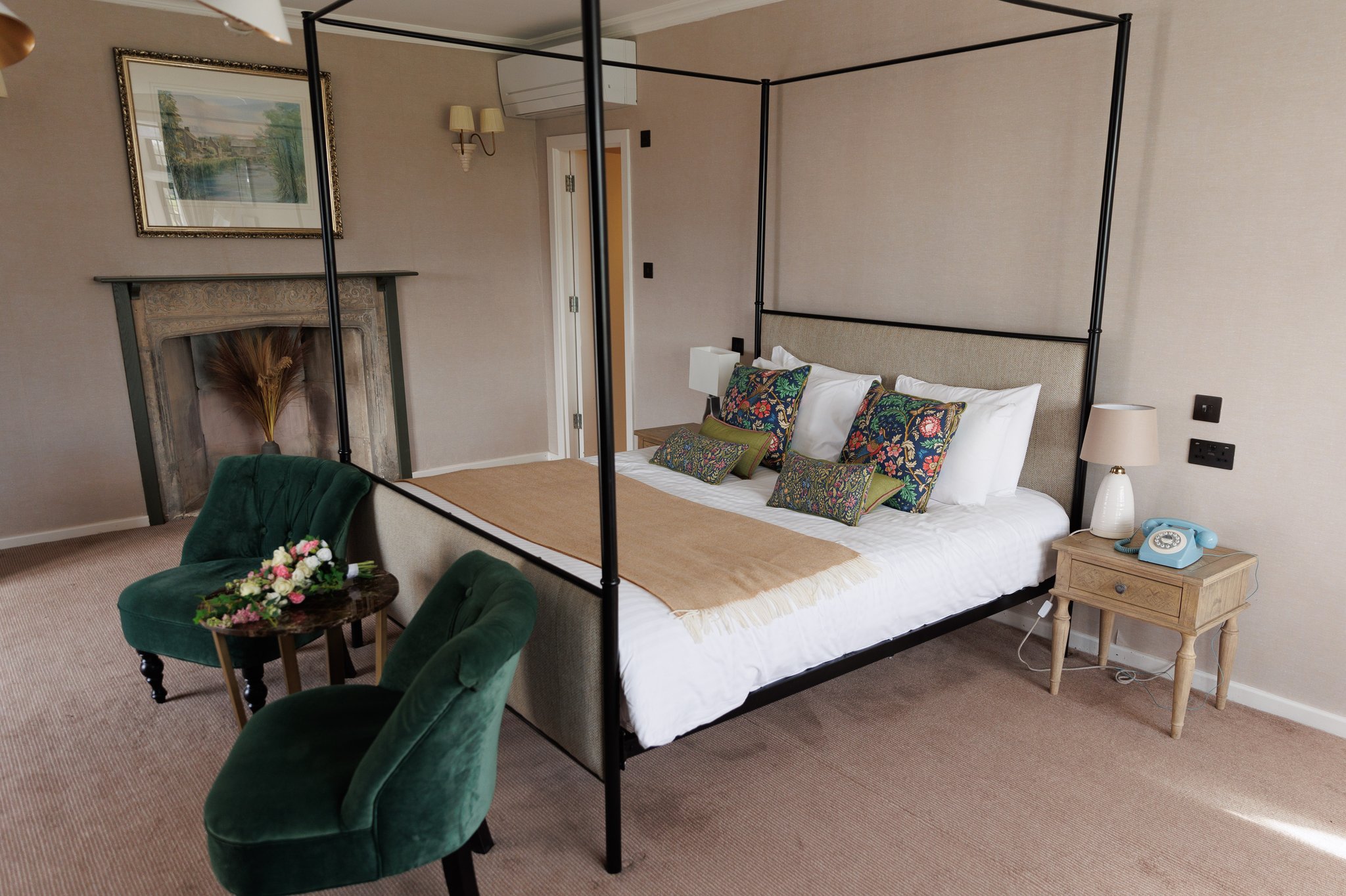 Four_Poster_Room4_S