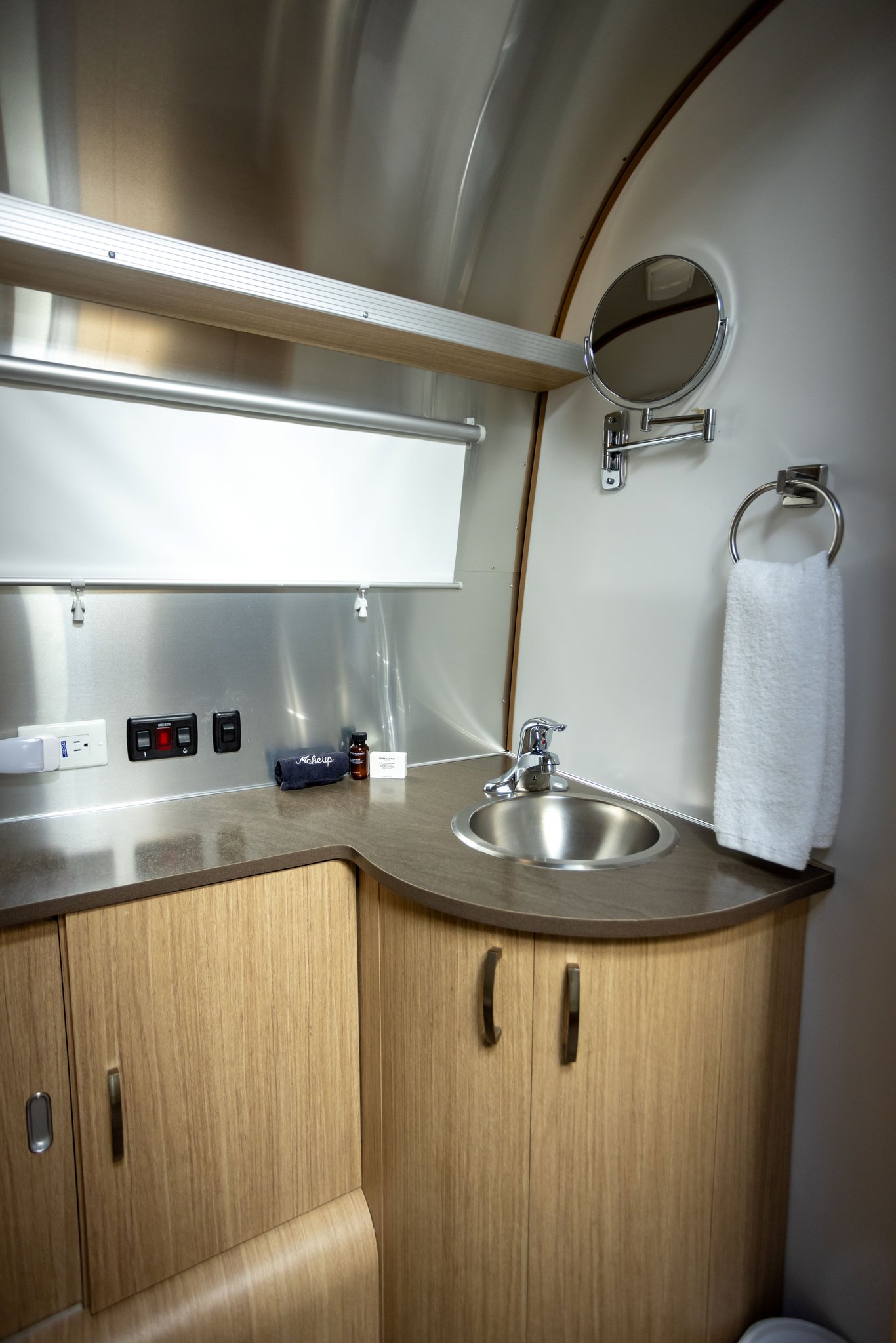 Airstream_bathroom_S