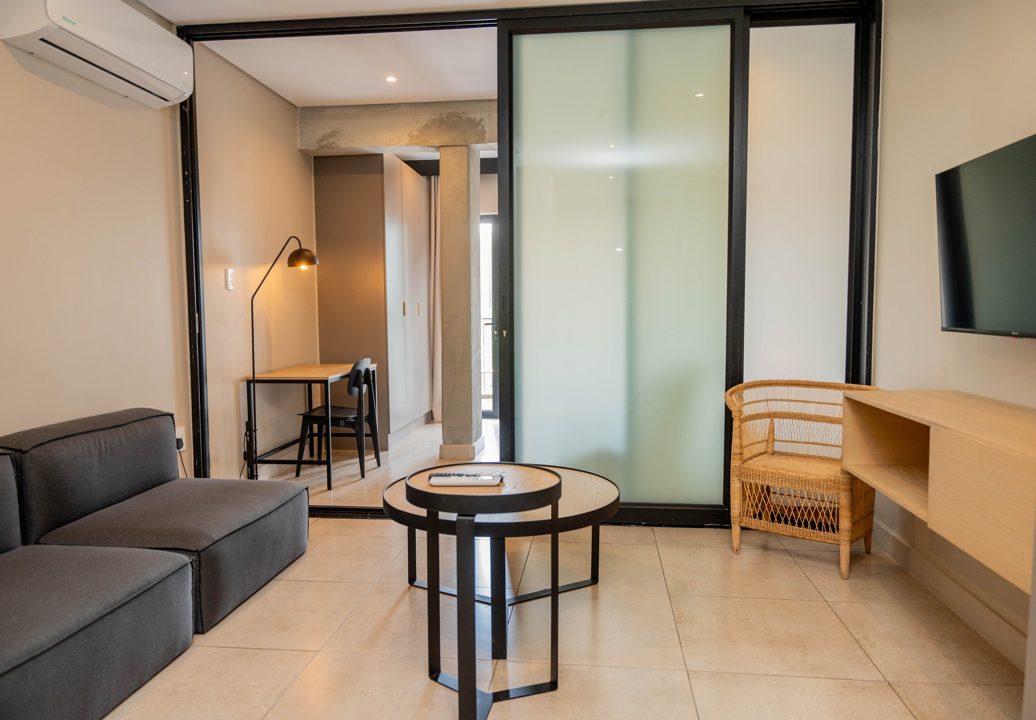 One_Bedroom_Suite_Balcony_6_S