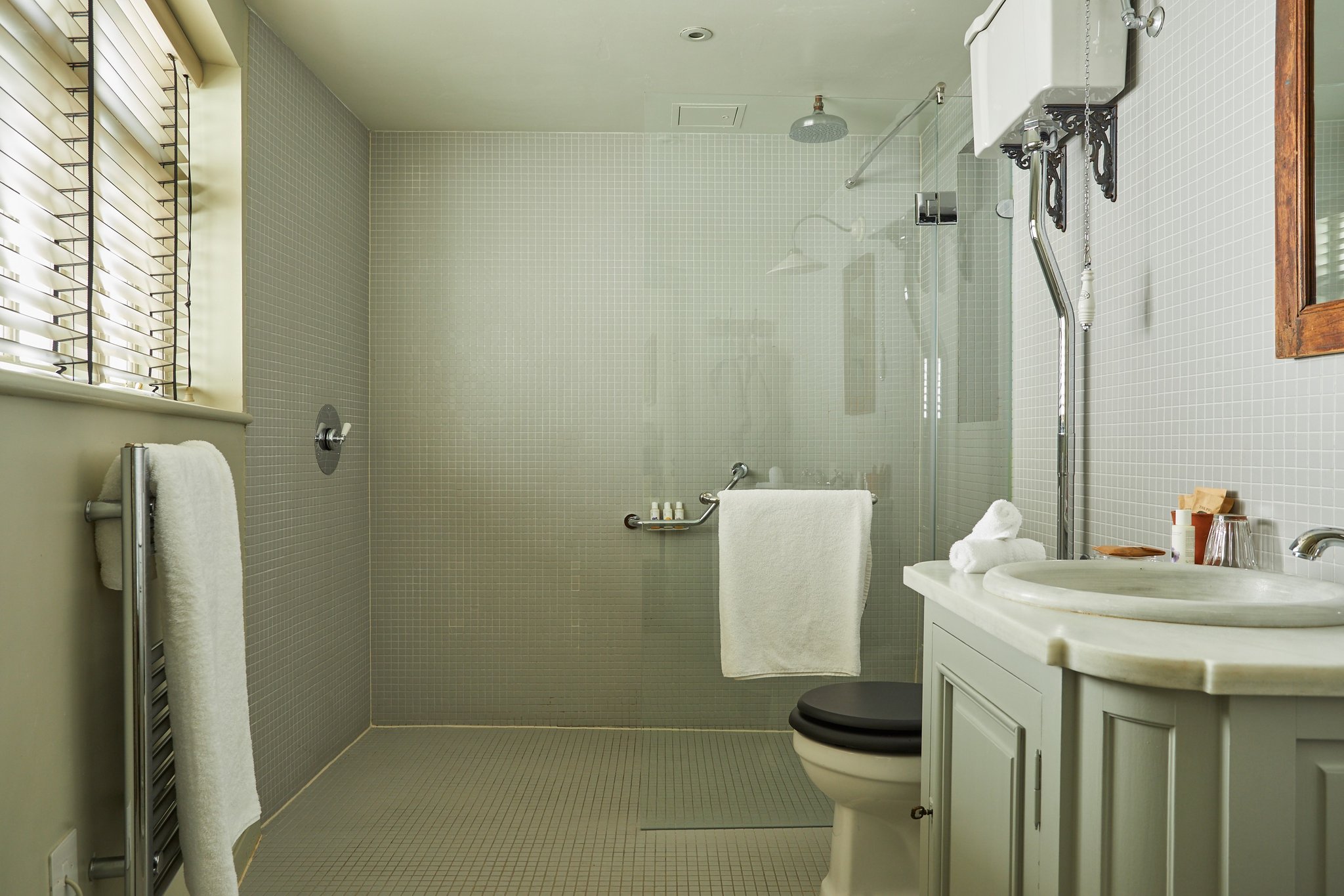 Comfy_Bathroom2_S