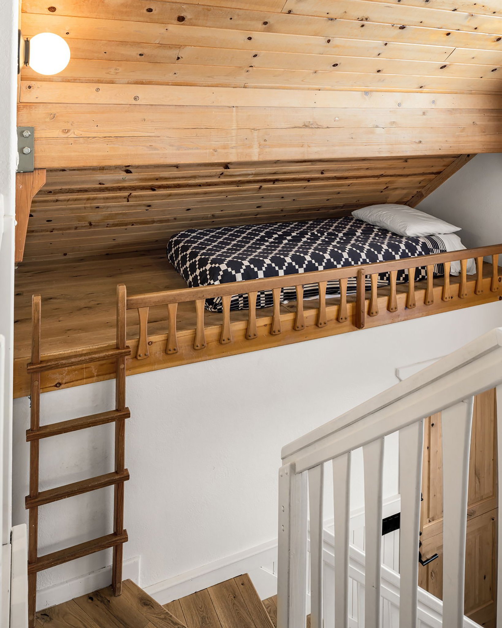 Sierra_House_side_loft_S