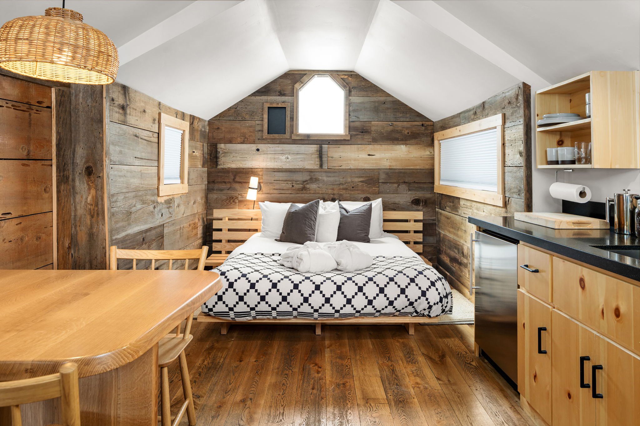 Waterfir_bedroom_S