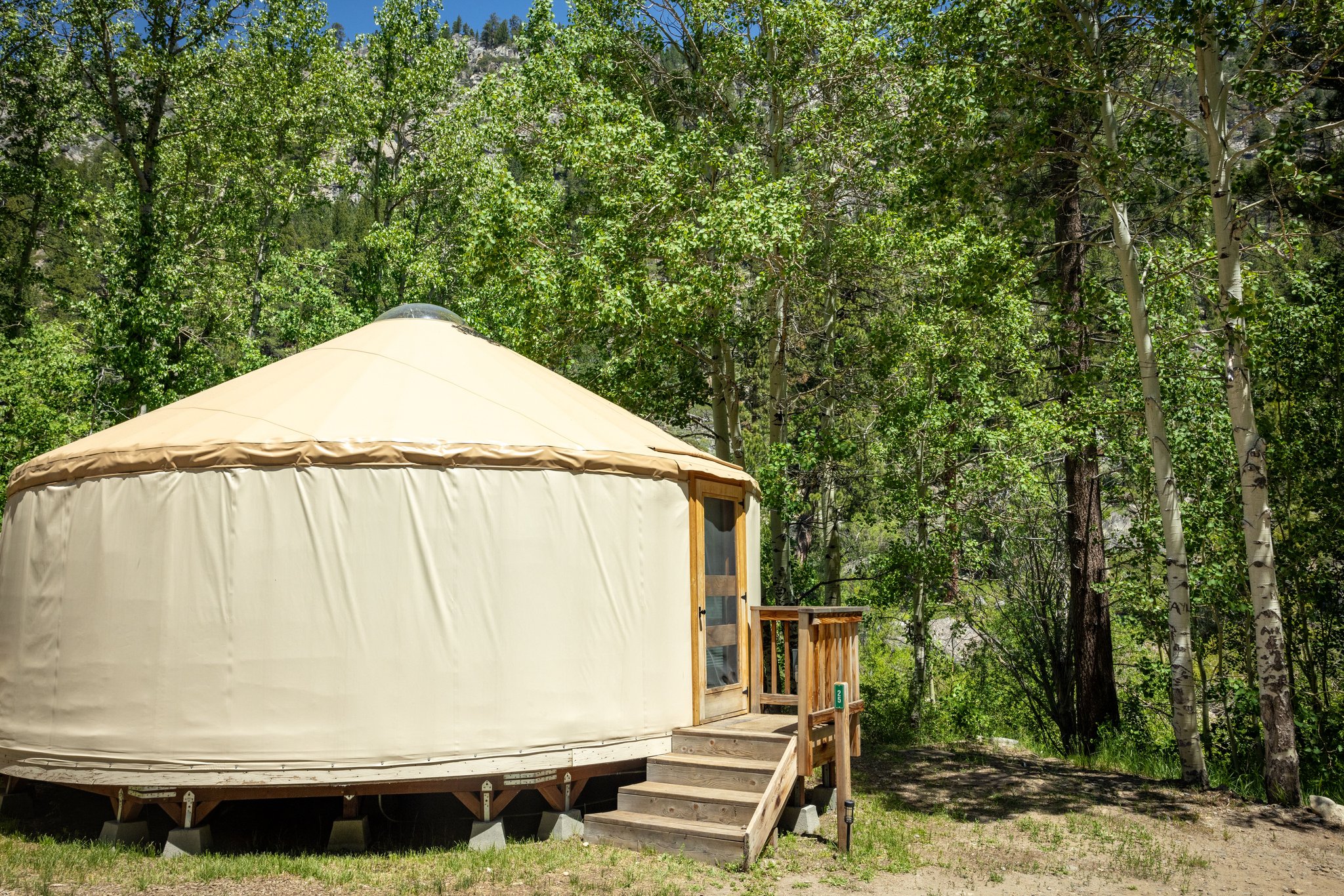 Yurt25_Outside2_S