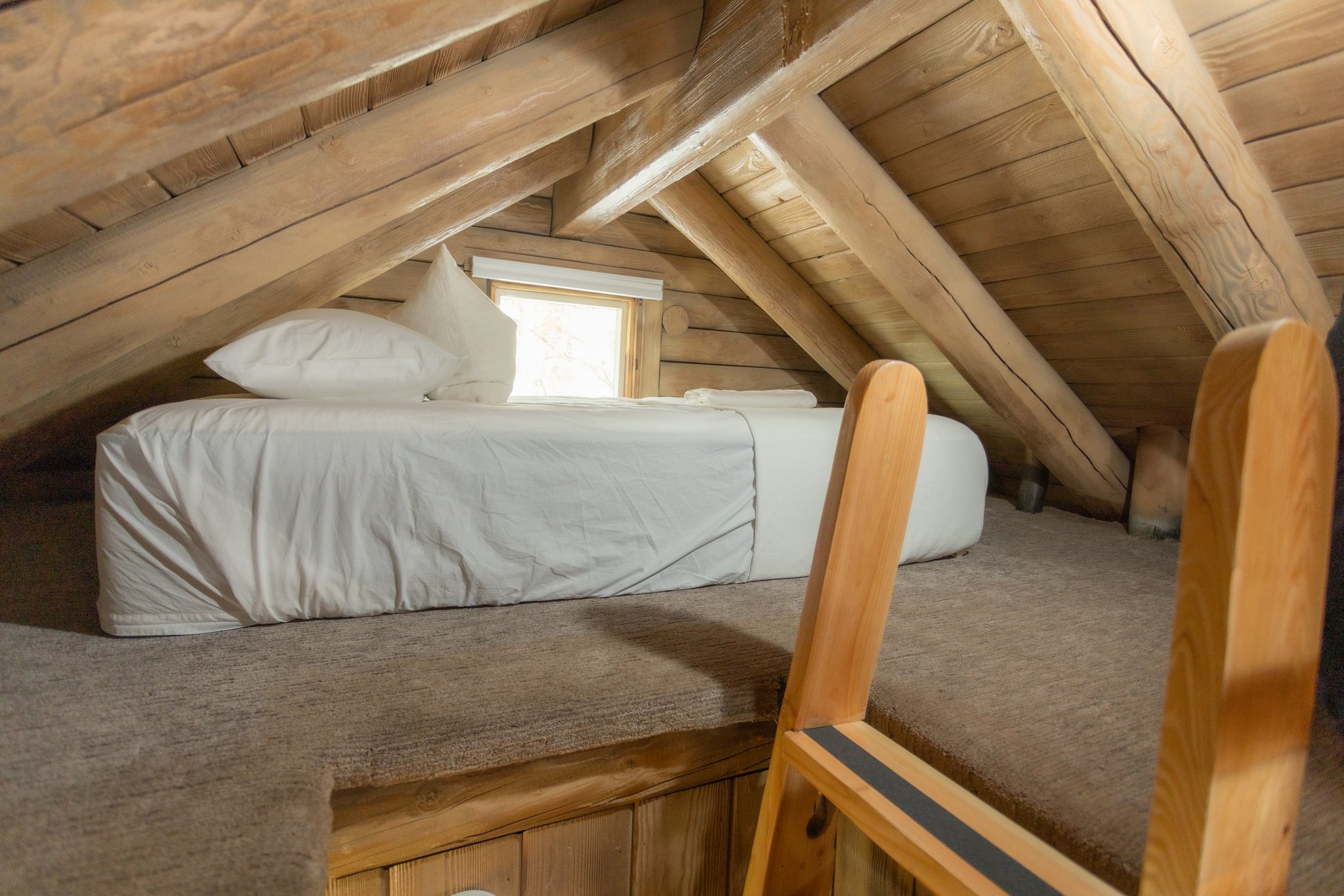 Snowshoe_loft_Bed2_S