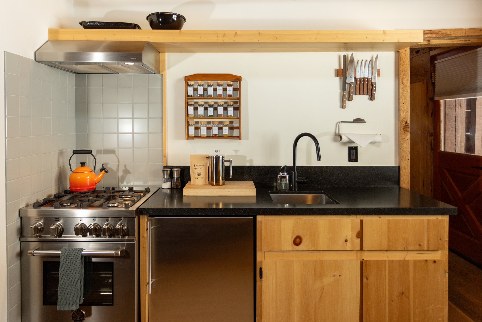 Knotty_Pine_kitchen_S