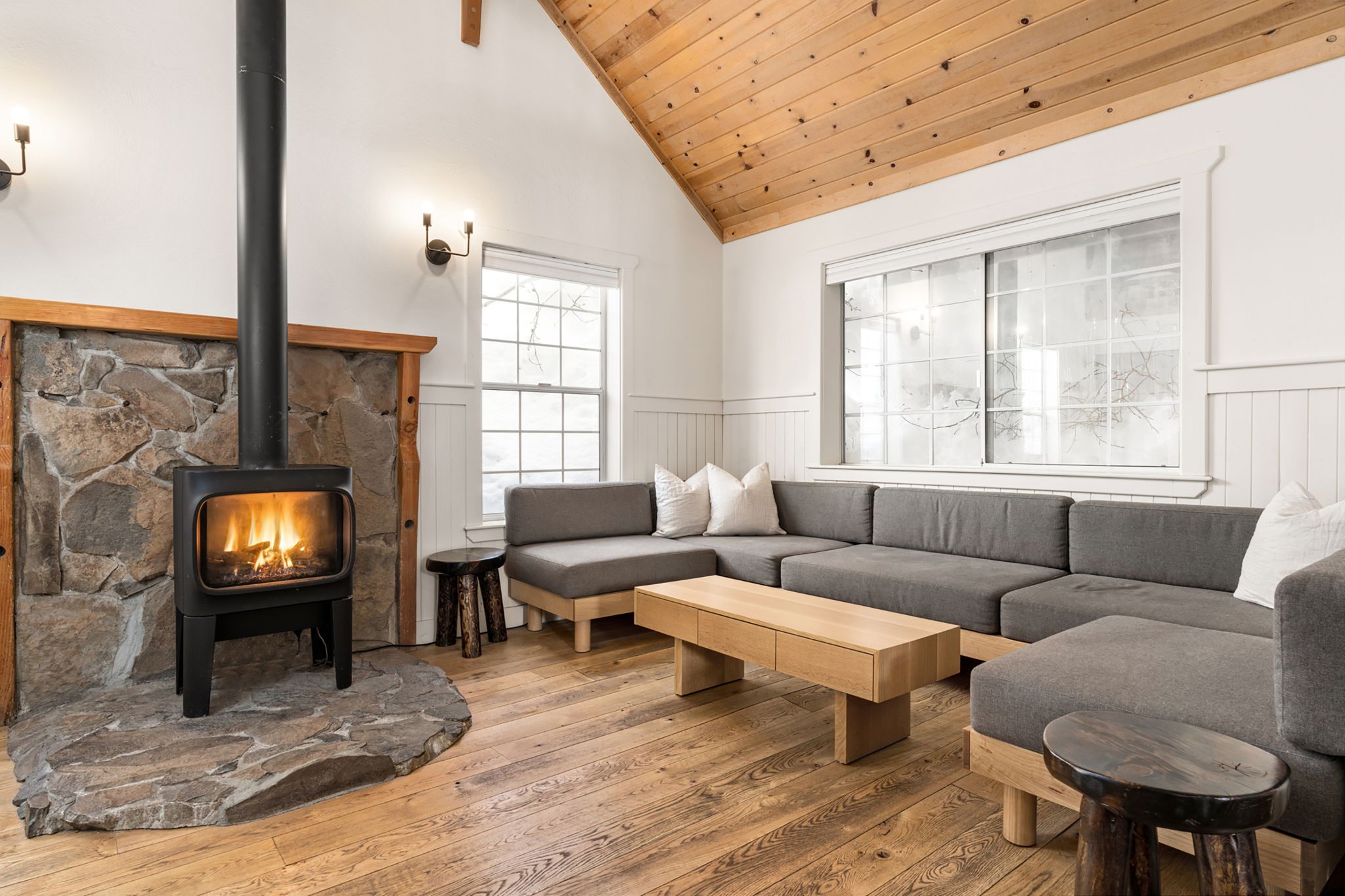 Sierra_House_living_room_S