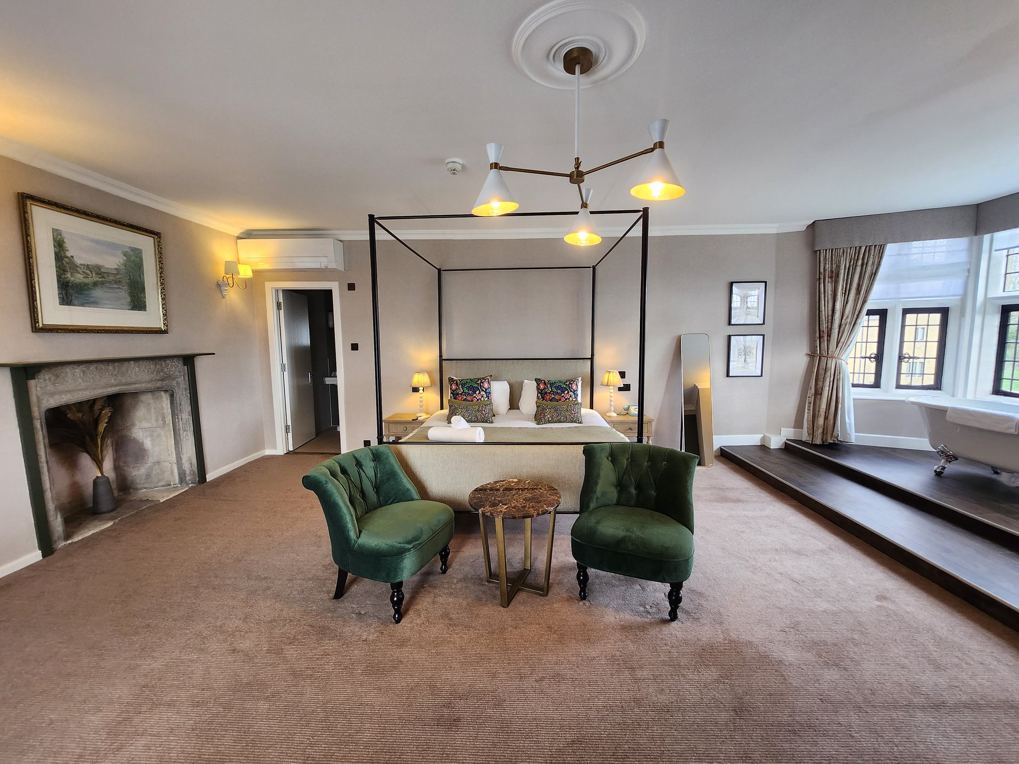 Four_Poster_Room_S