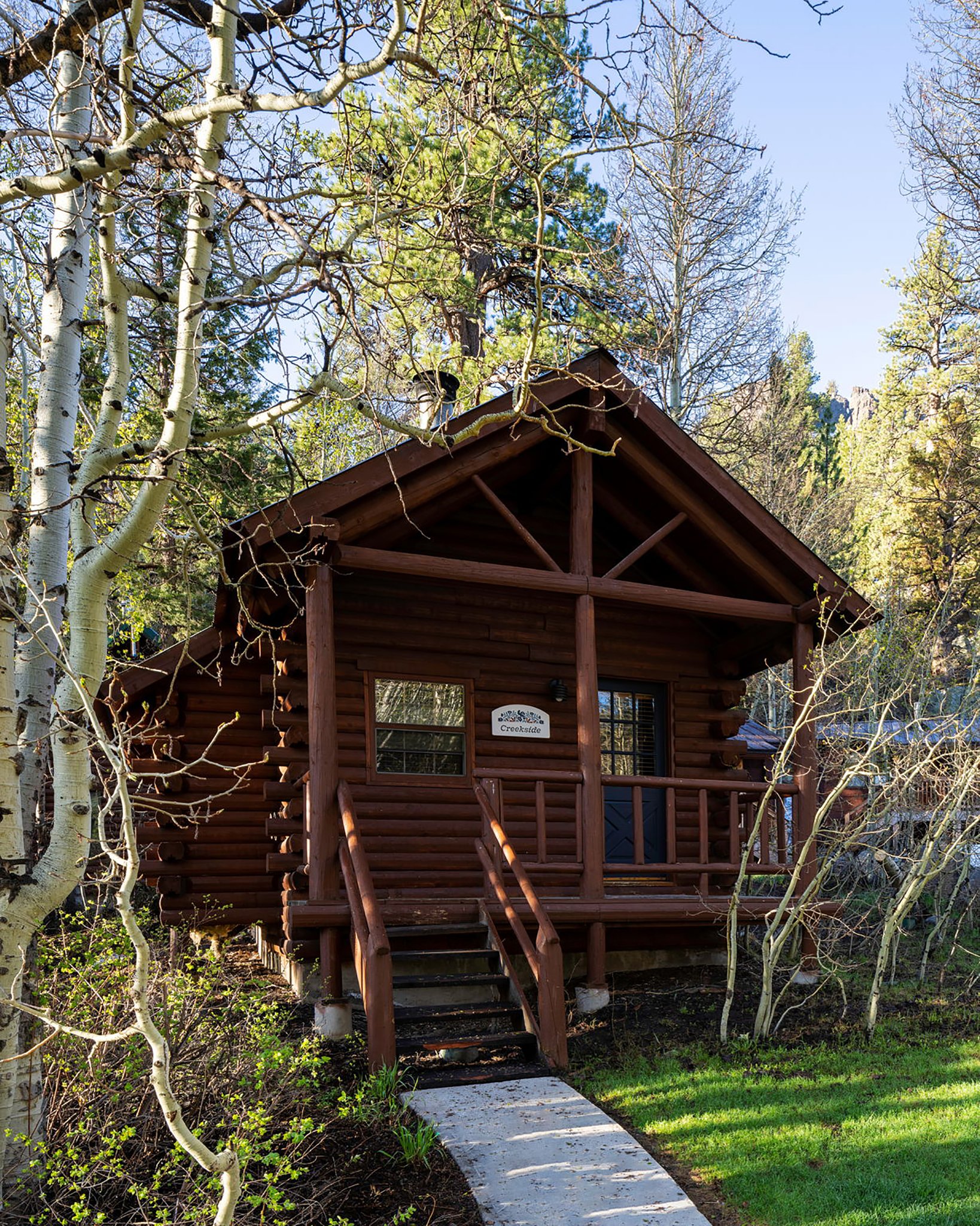Dougfir_Creekside_Outside_S