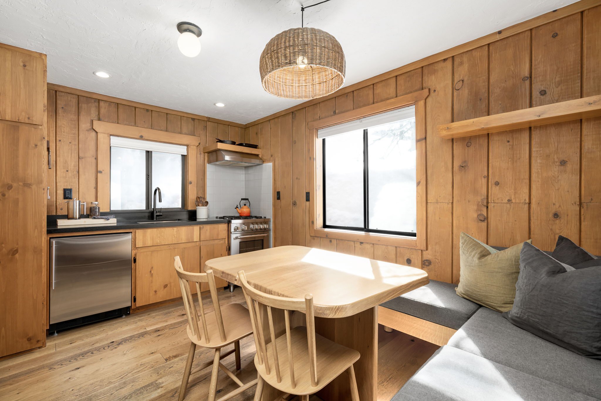 Silvertip_kitchen_S