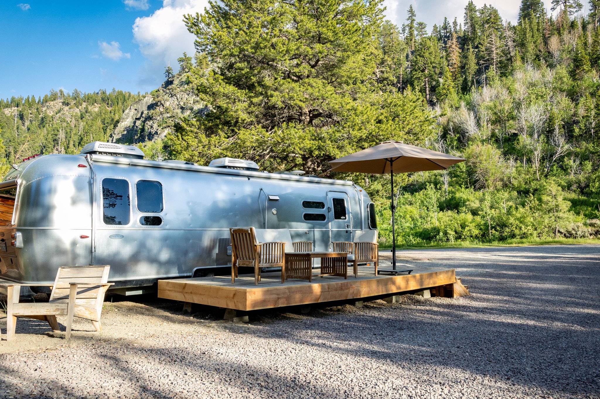 Airstream_Outside_S