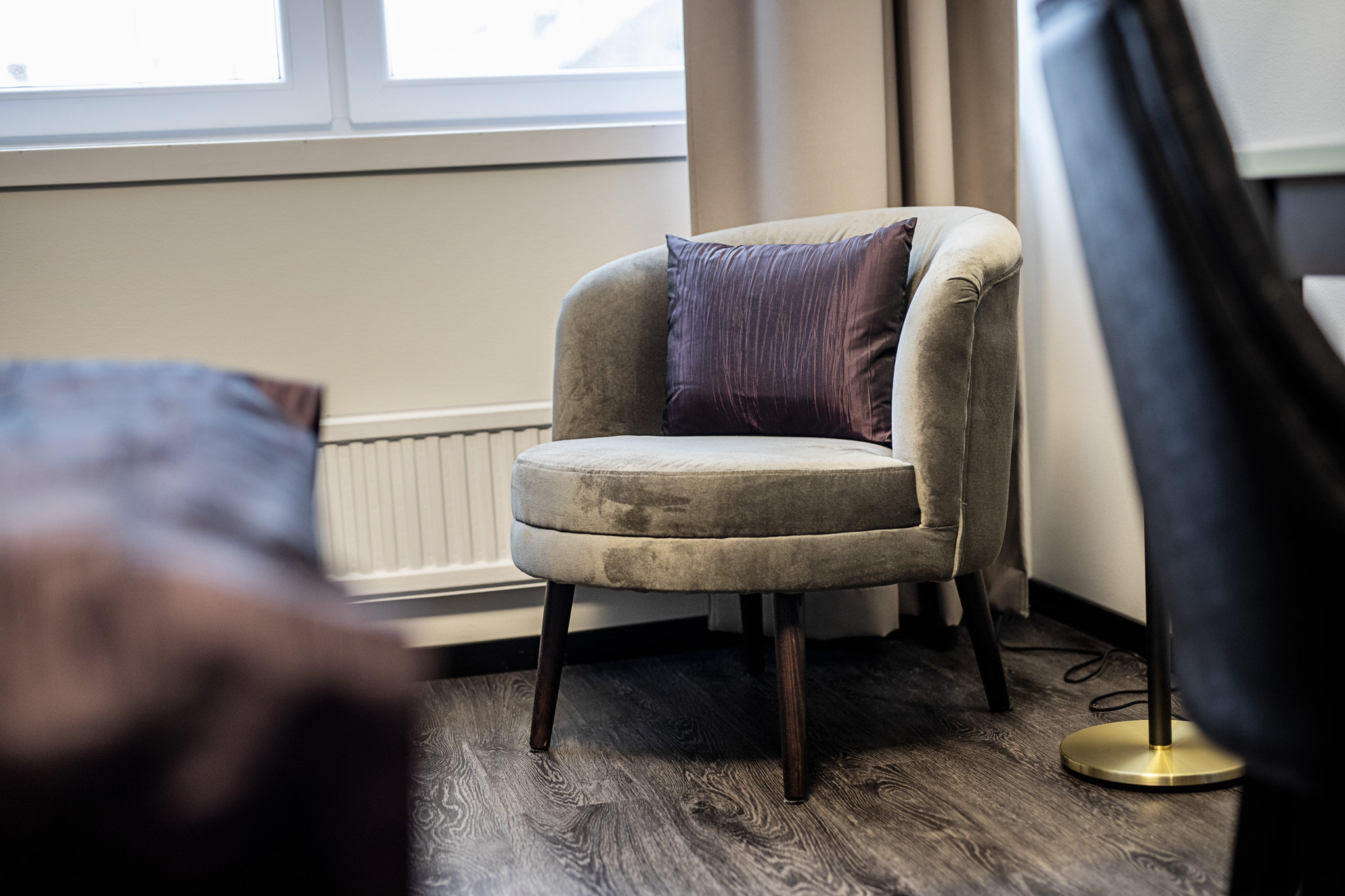12059_standard-twin-room-chair-first-hotel-royal-saffle_S