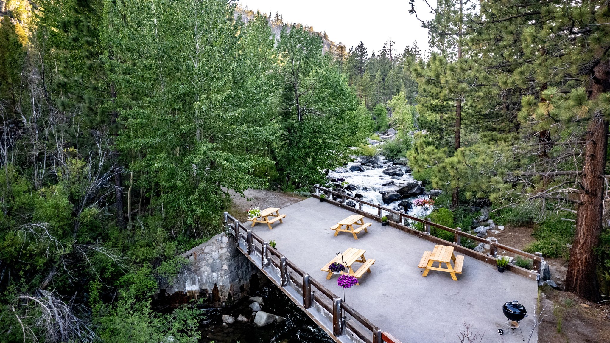 picnic_tables_with_river_S