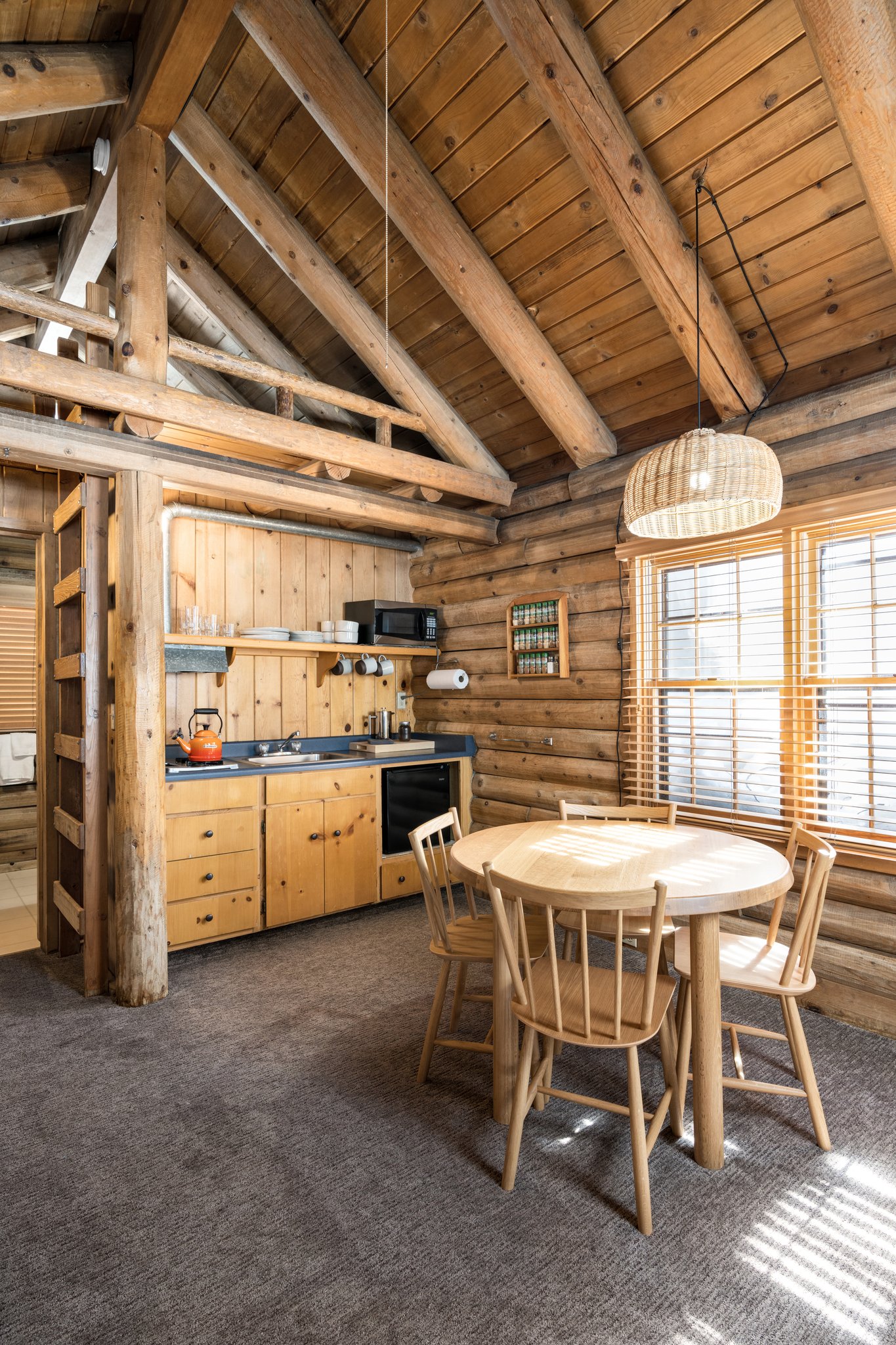 Creekside_Dining_S