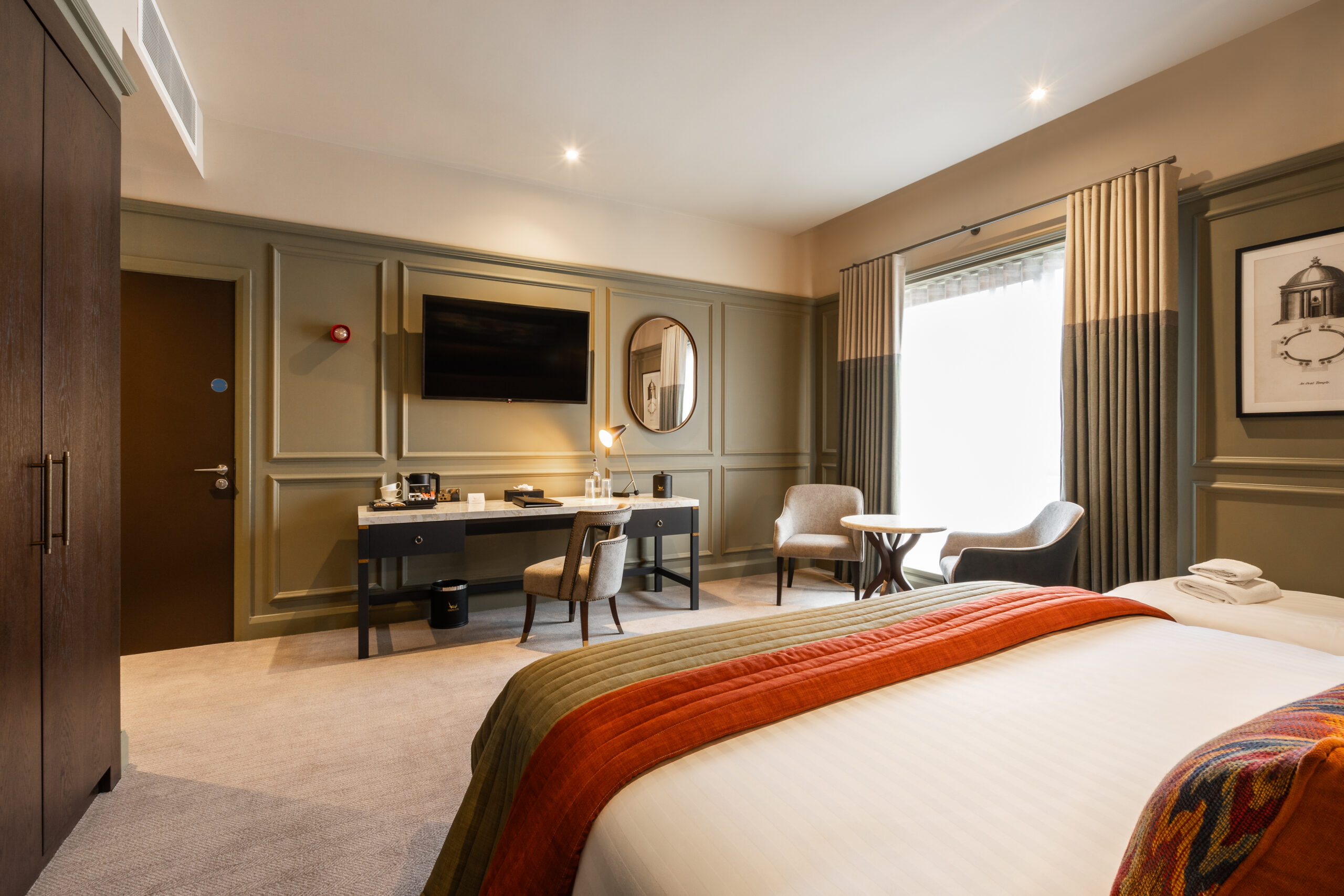 accessible room with adjoining room