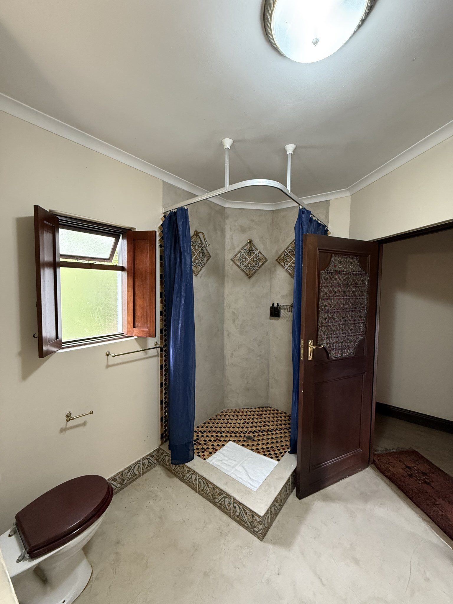 Honeymoon_Suite_Bathroom-02_S