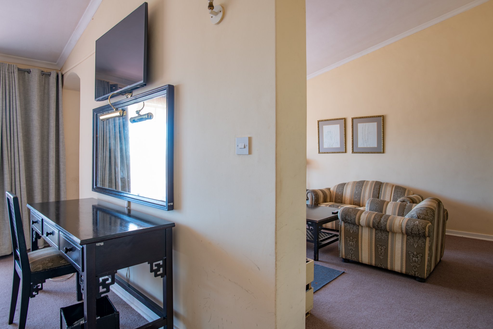Executive_Suite-14_S