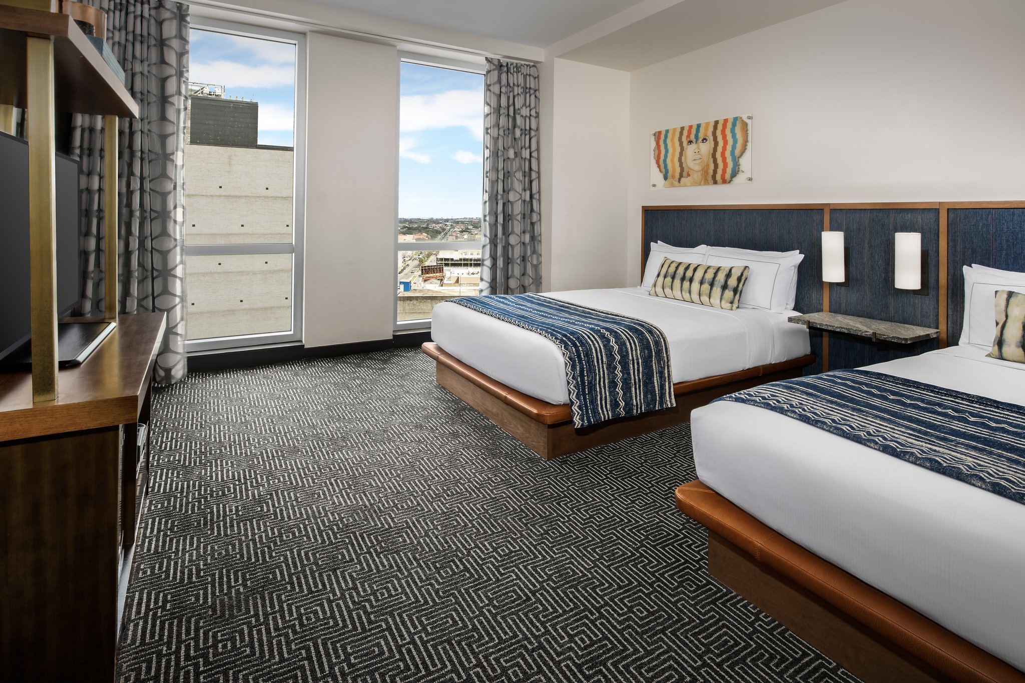 Two_Queen_beds-city_view-04_S