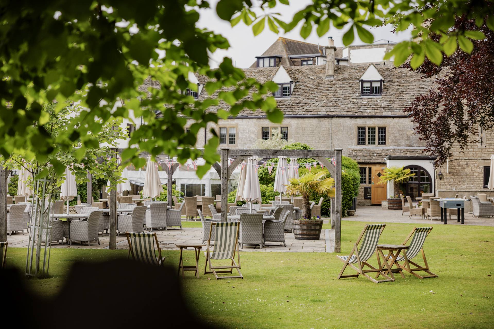 TSP220606_CotswoldsTheBear-2002