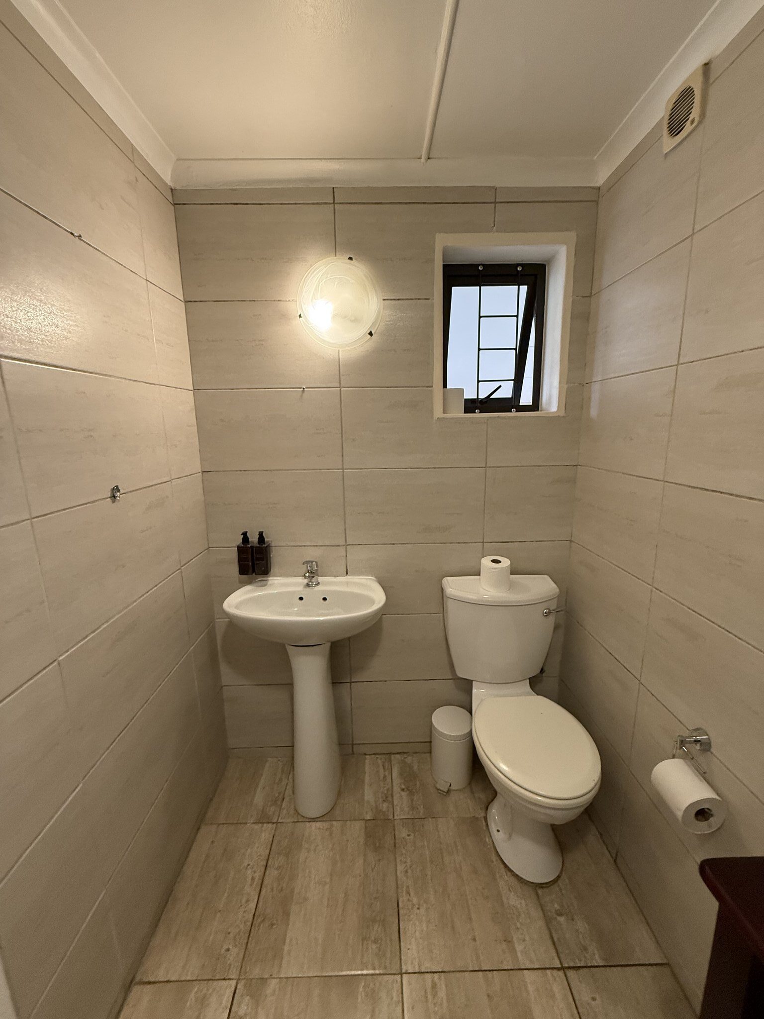 Superior_Bathroo-02_S
