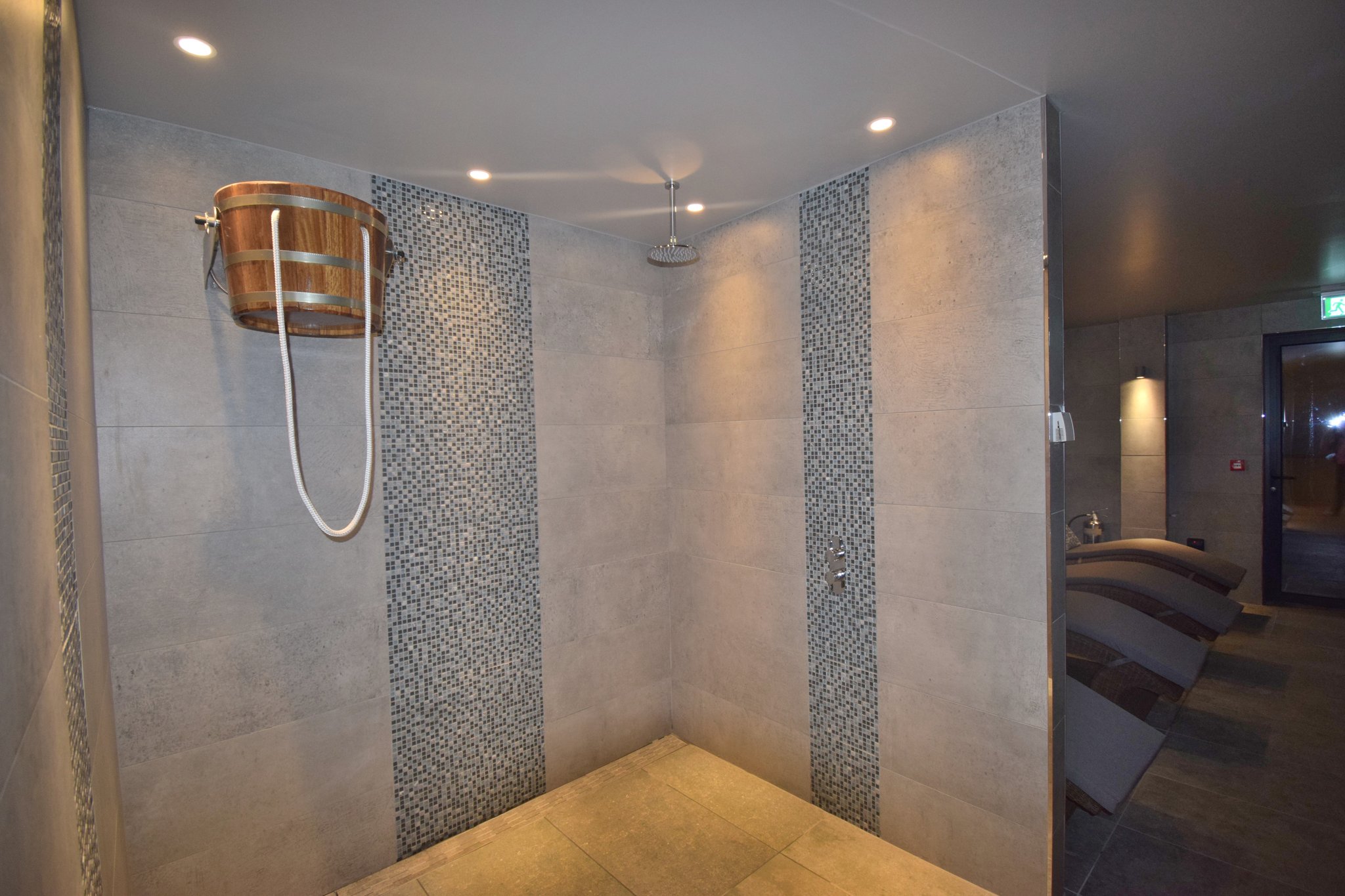 Bucket_Shower_S