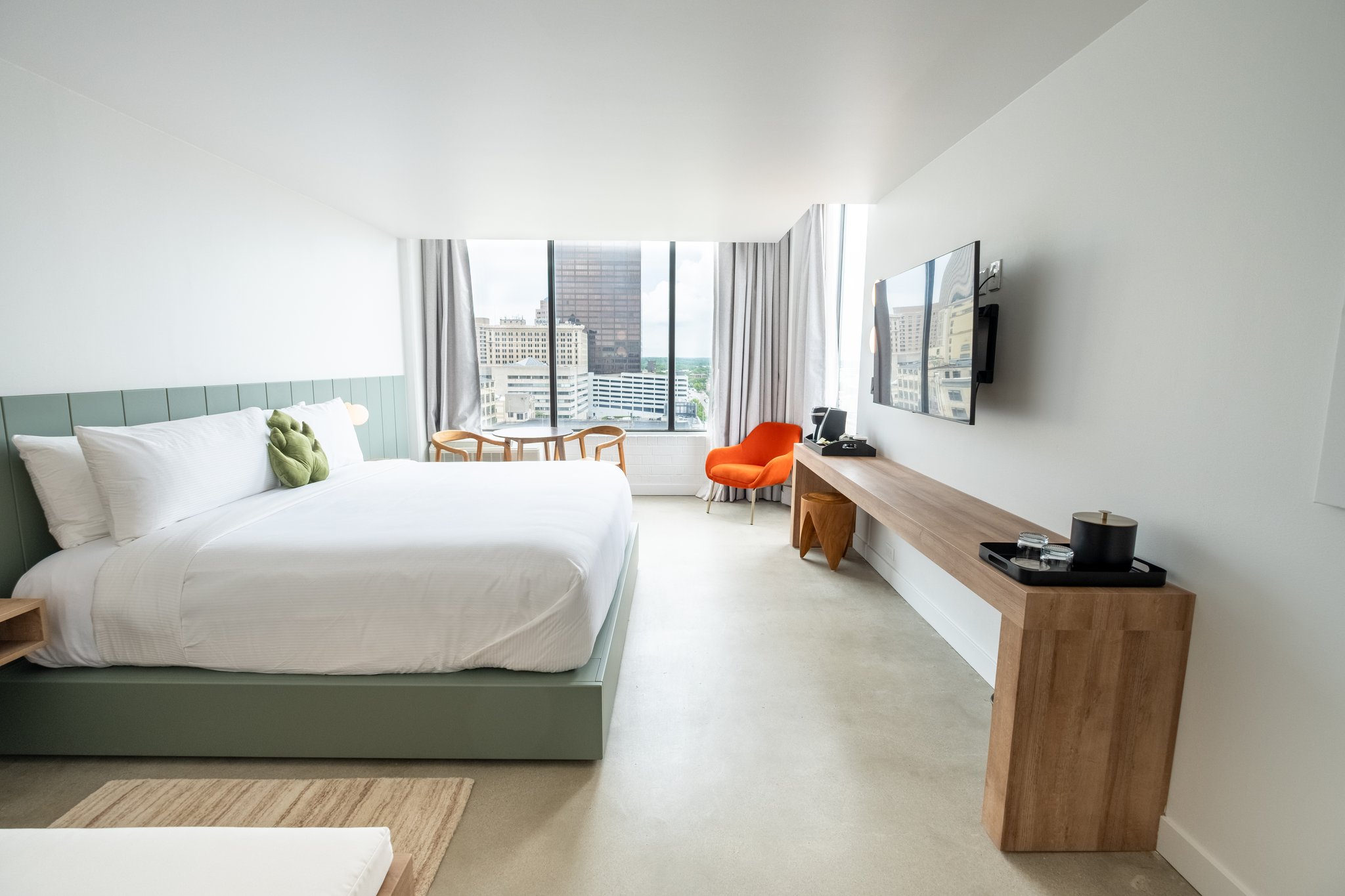 Deluxe_King_Room-01_S