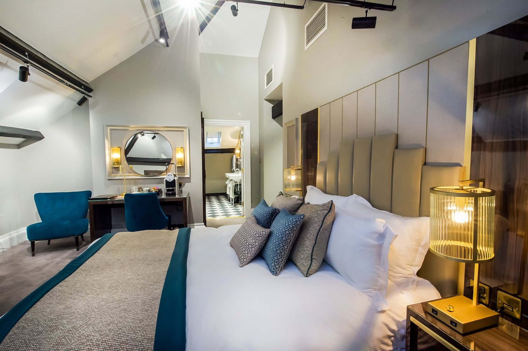 Luxury_Loft_Room_S