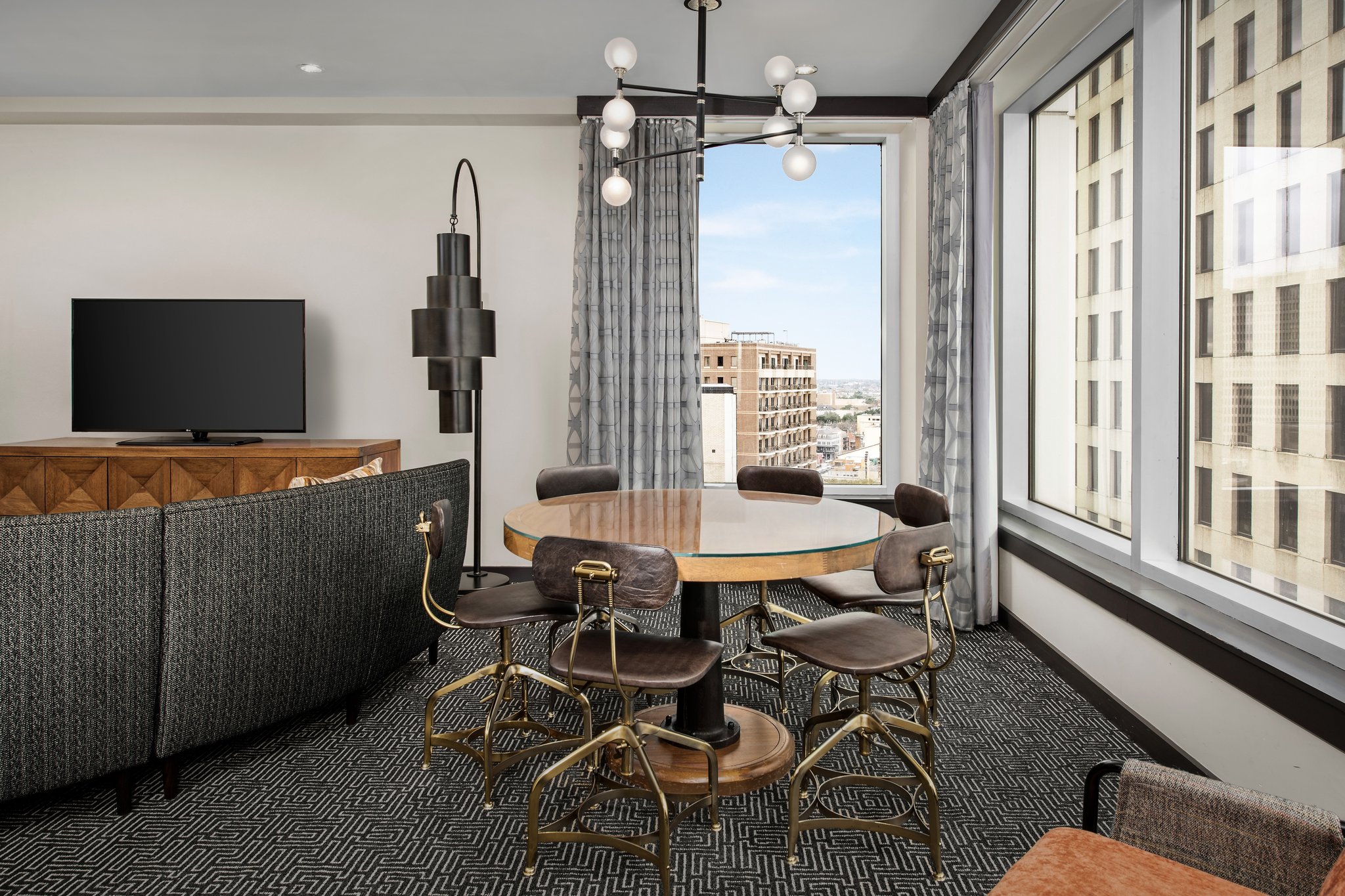Suite_-_City_view-05_S