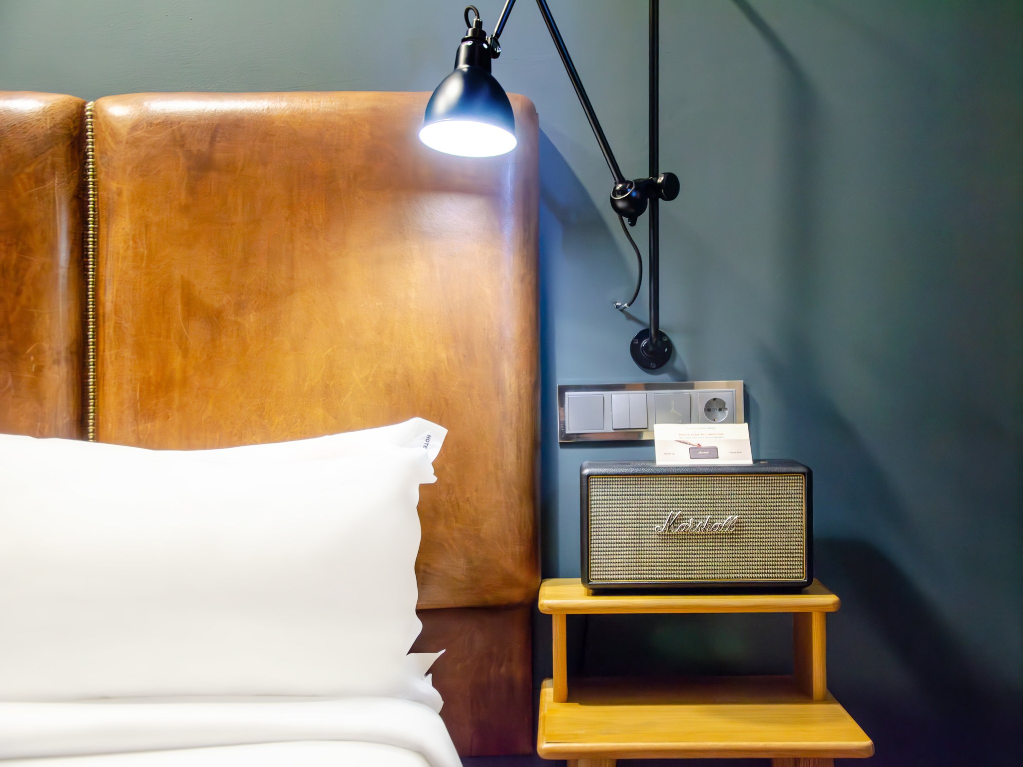 Small_Room_Street_View_(11)_S