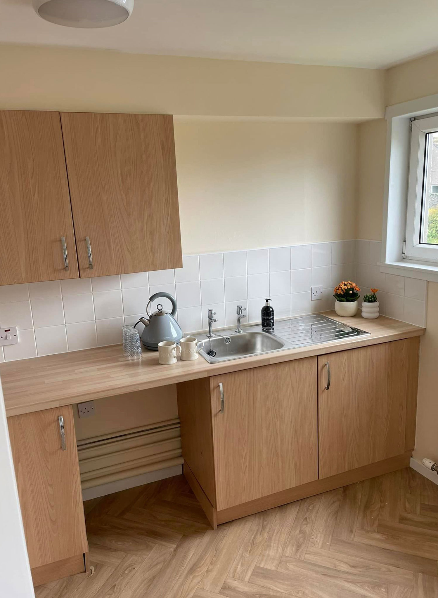 Kitchen-in-one-bedroom-apartment_S