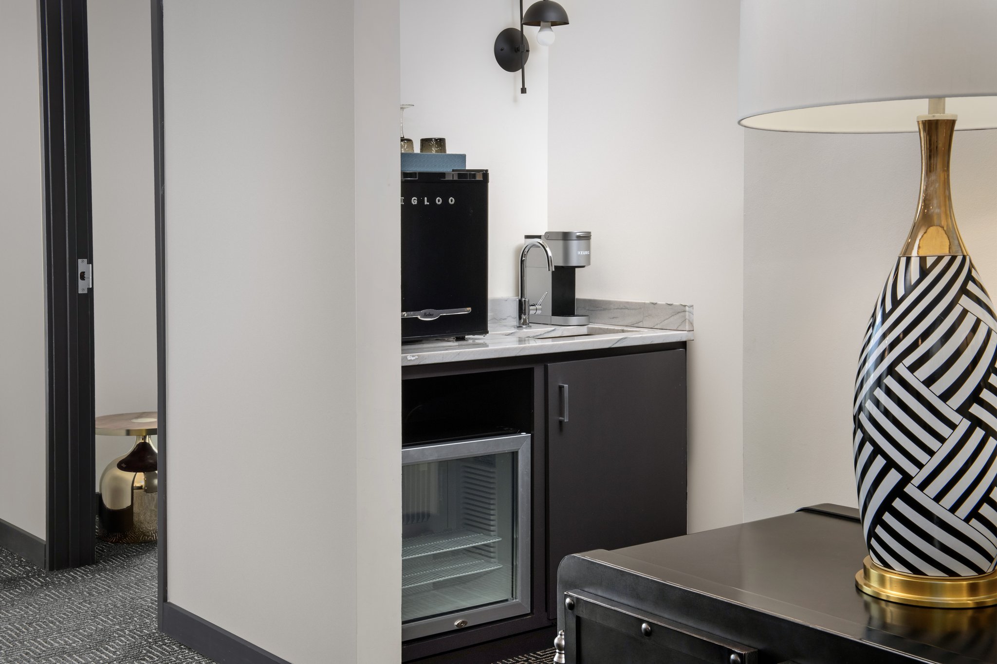 Suite_-_City_view-02_S