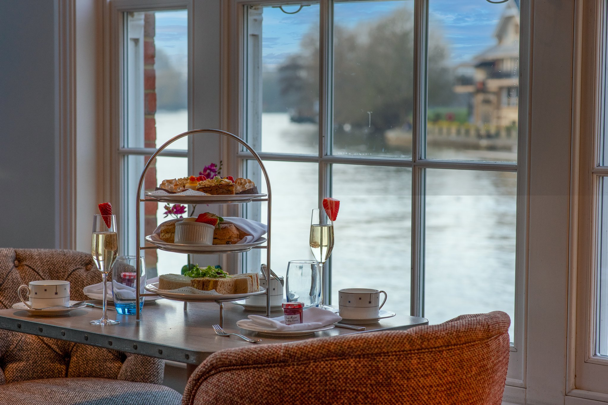 Sir_Christopher_Wren_Afternoon_Tea_Shoot_Folder_1-118_S