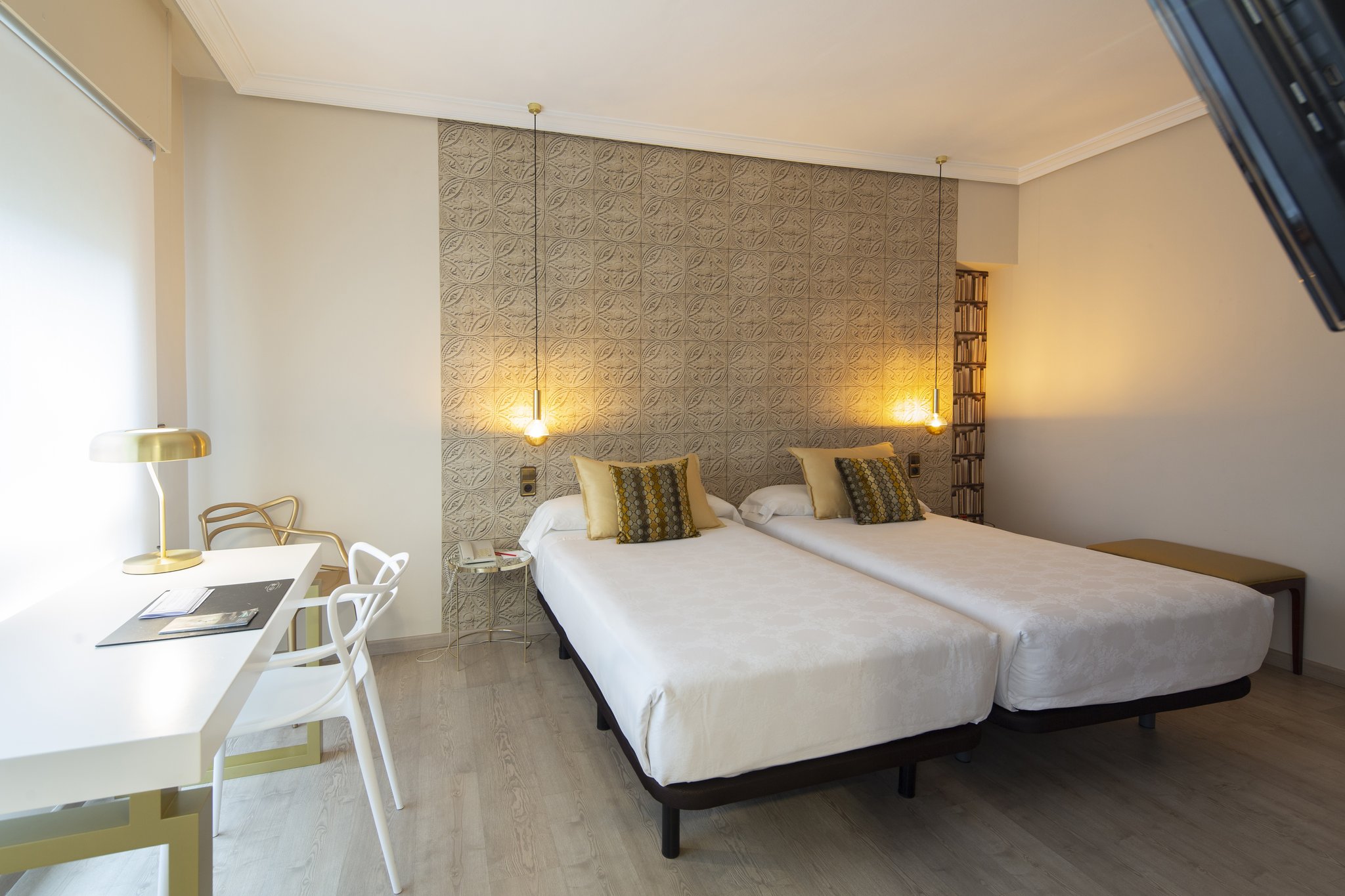 Deluxe_Room_(6)_S