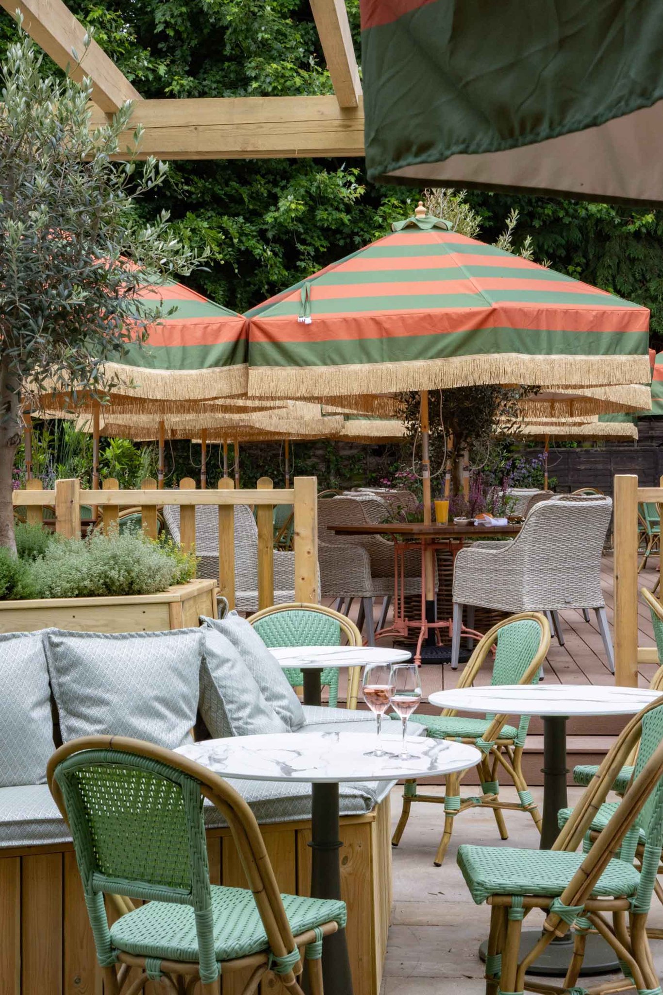 the-ragged-robin-godalming-exterior-027_S