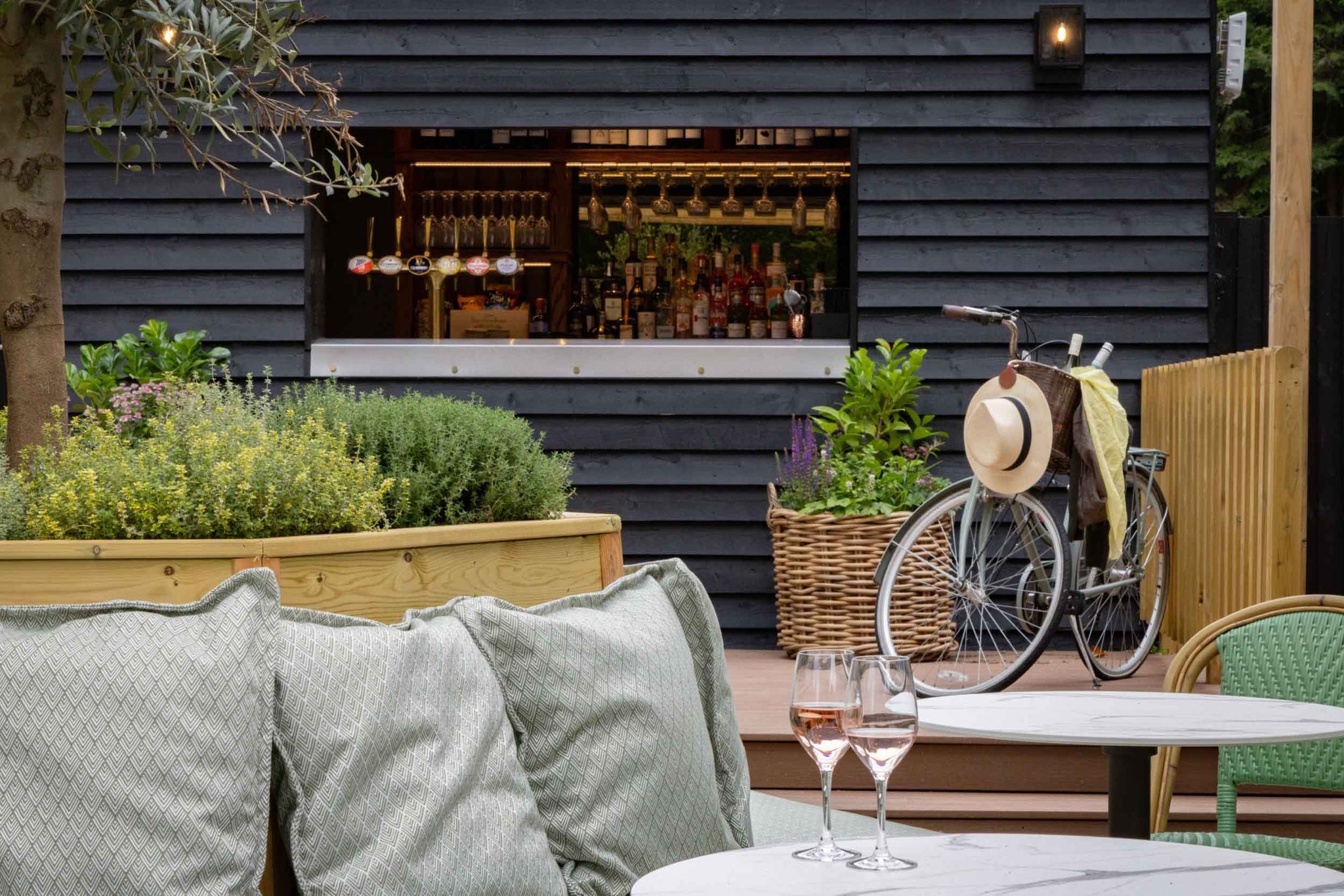 the-ragged-robin-godalming-exterior-019_S