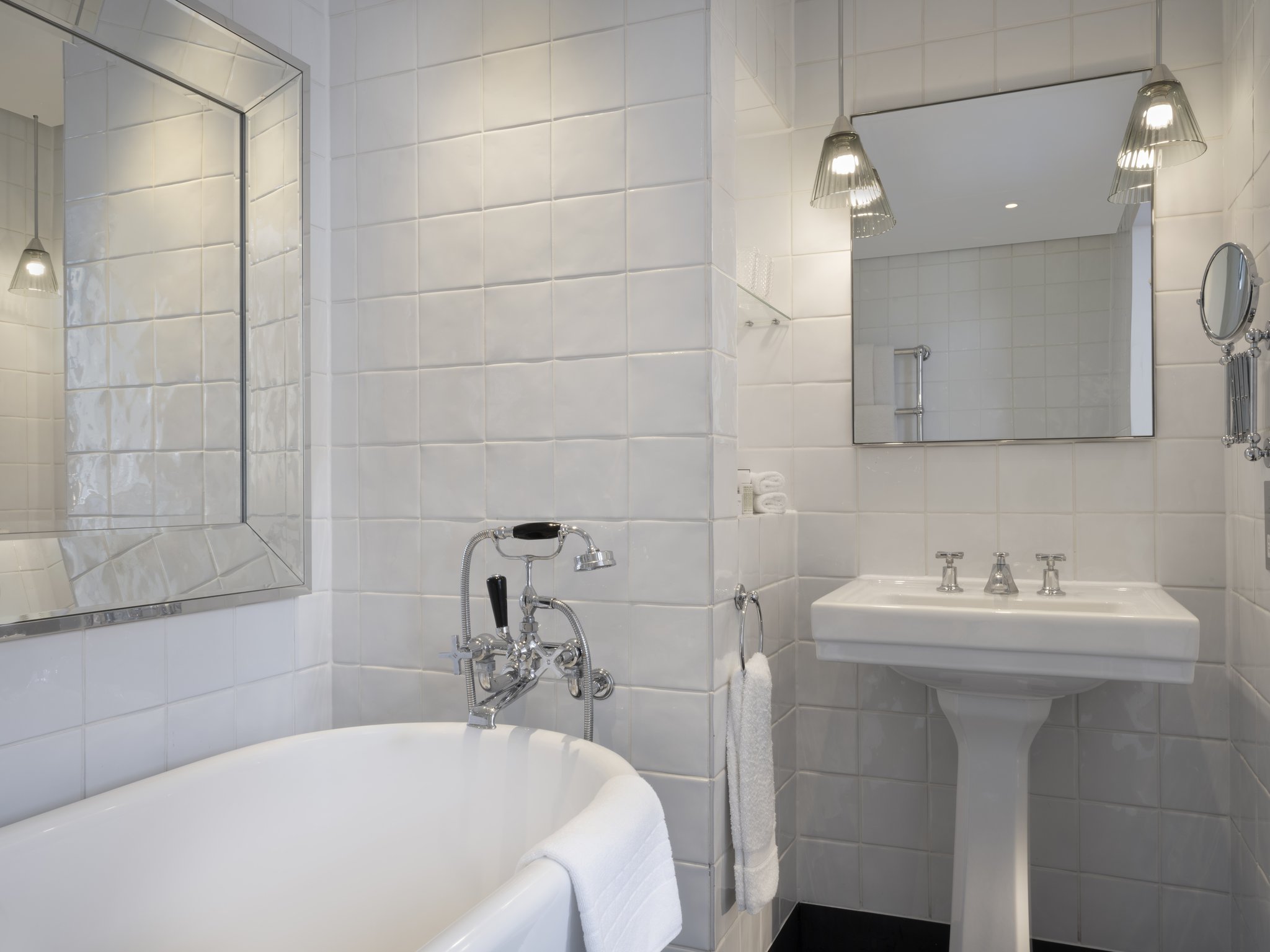 Guest_Bathroom_S