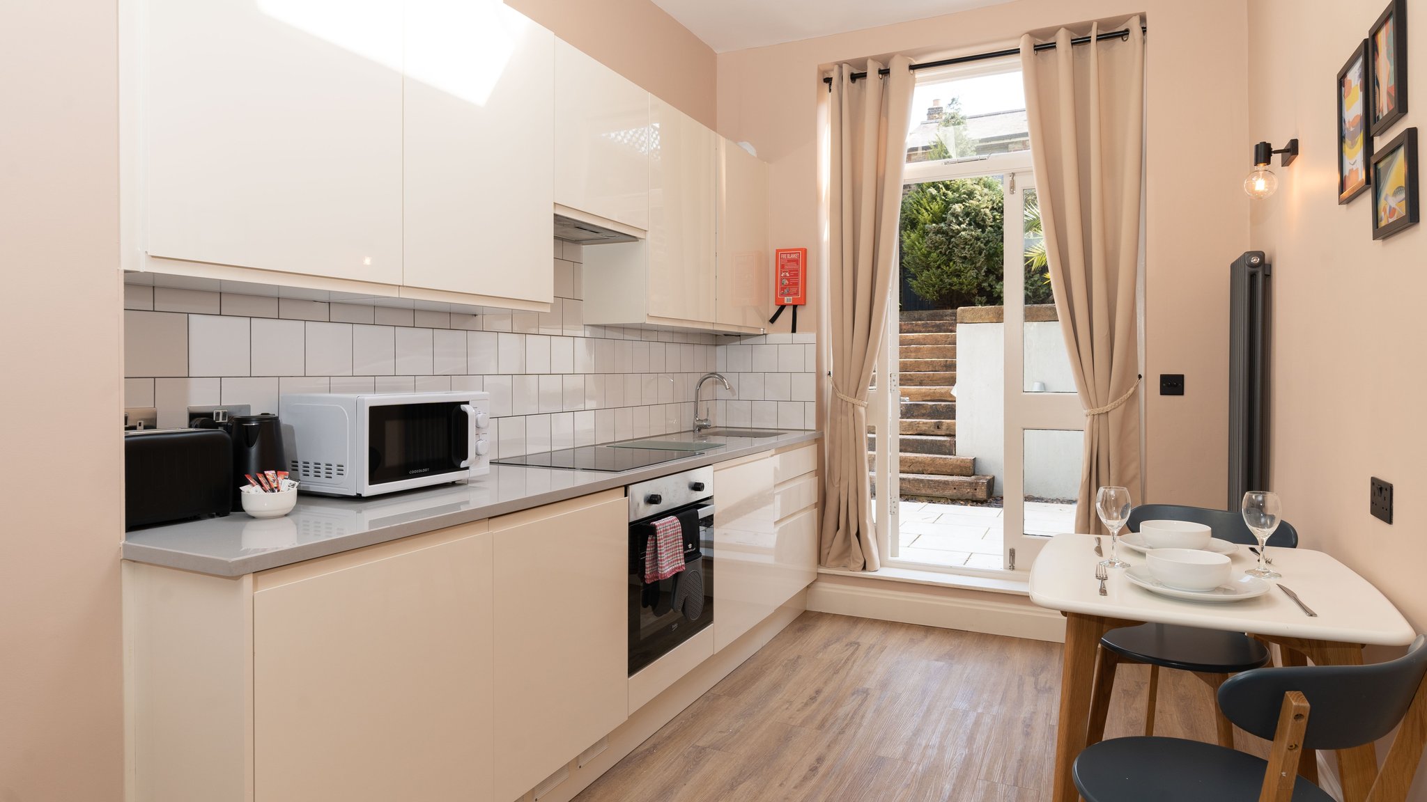 One_Bedroom_Apartment_Garden-06_S