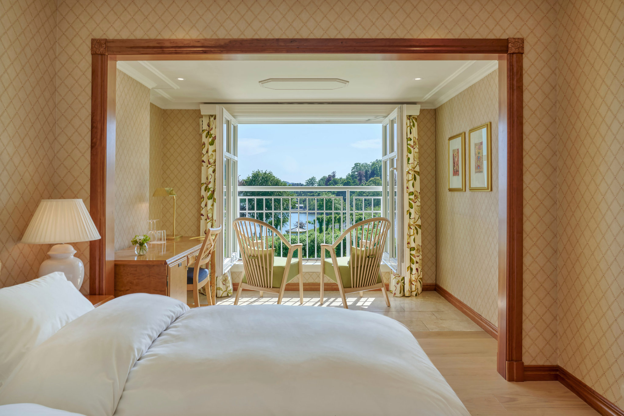 Standard_Room_w_Fjord_View_S