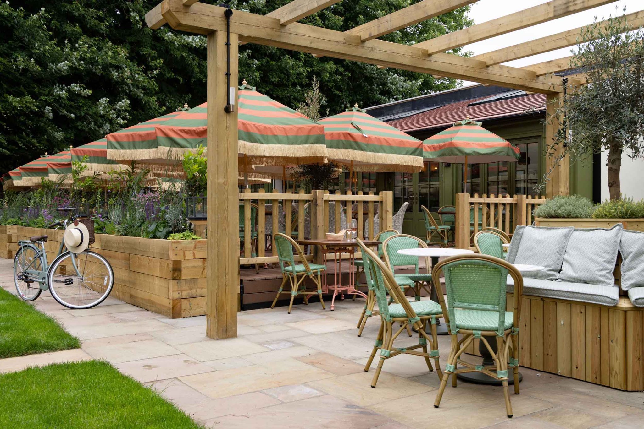 the-ragged-robin-godalming-exterior-008_S