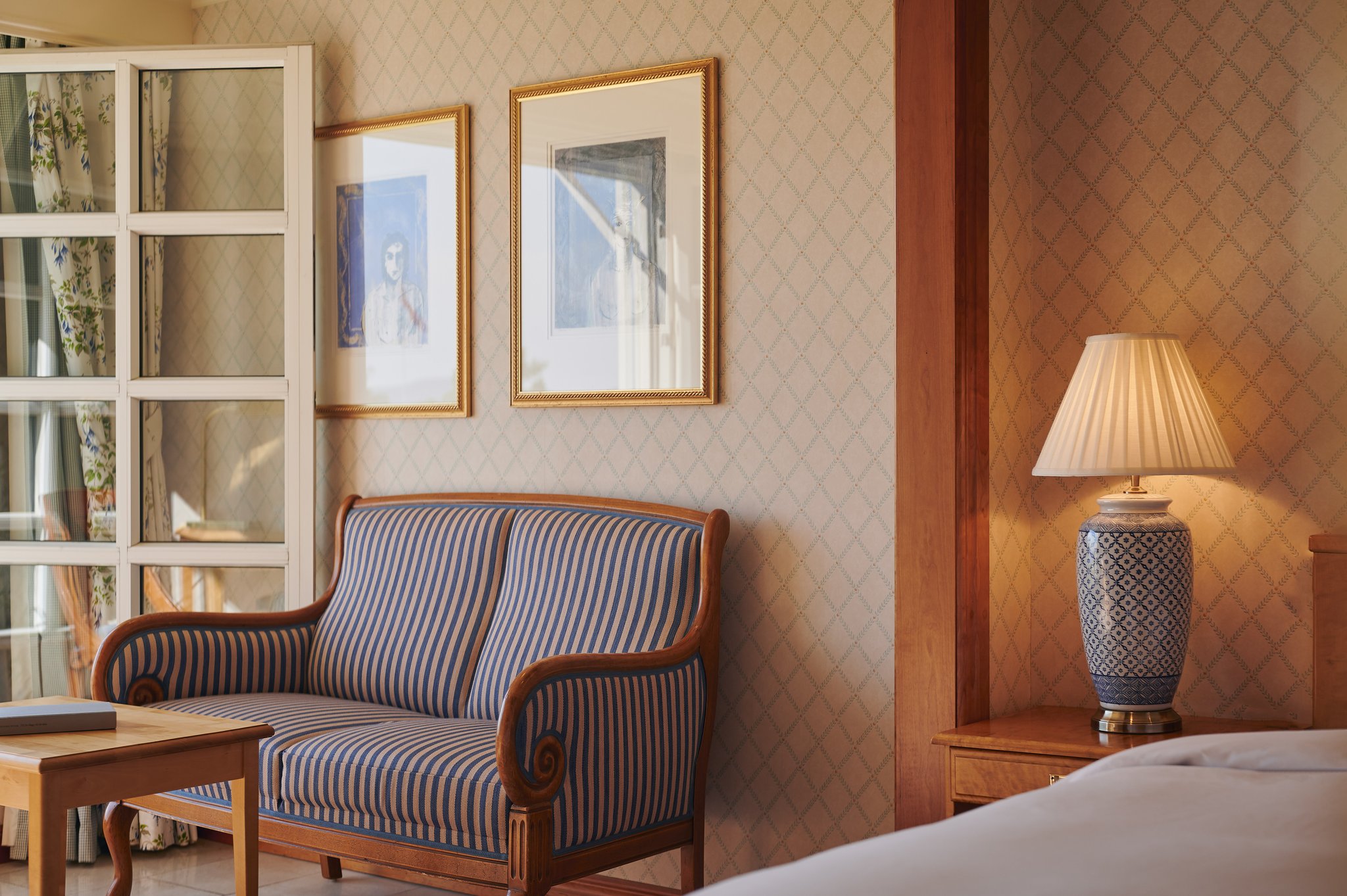 Standard_Room_w_Fjord_View4_S