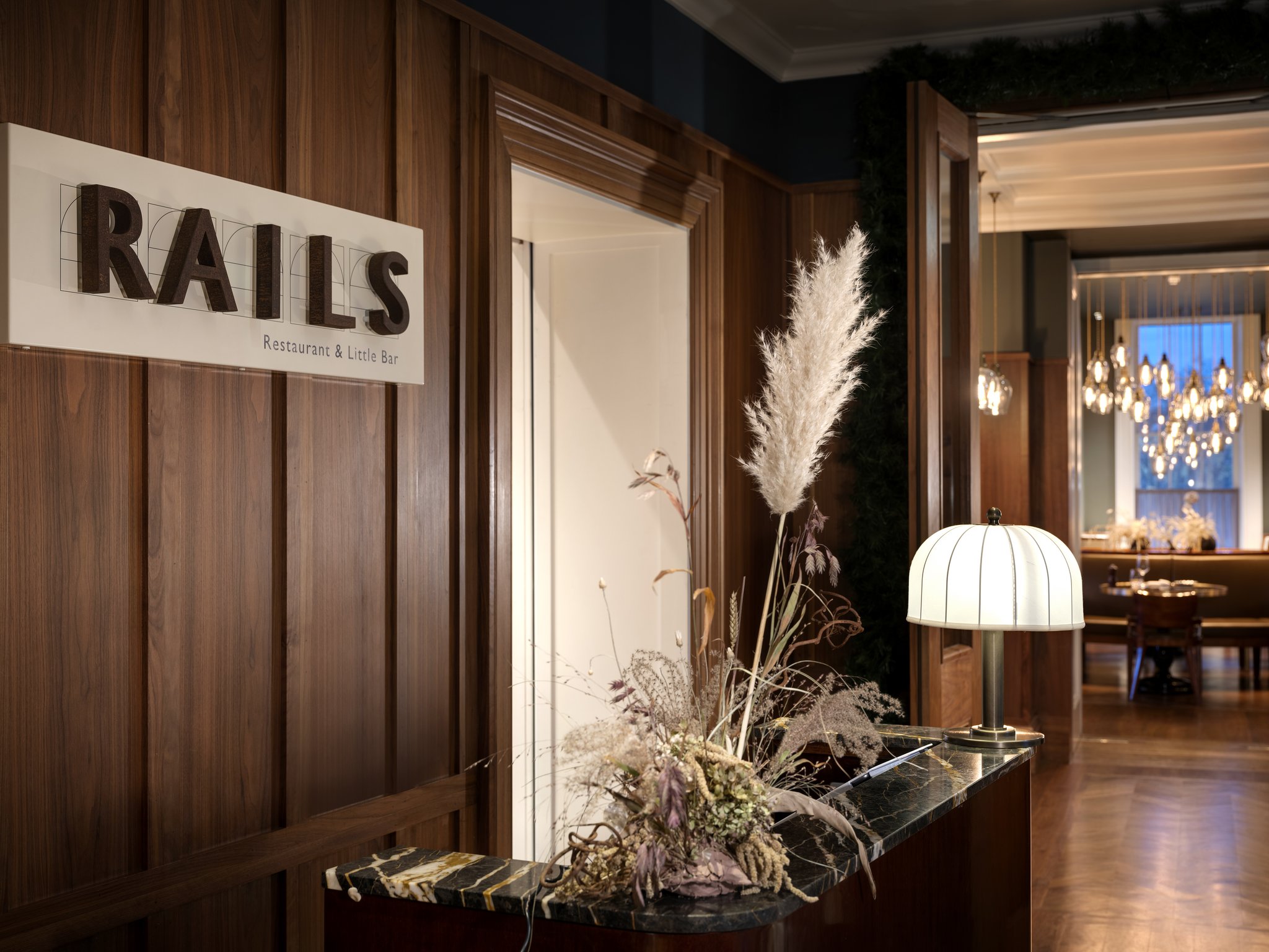 RAILS_Restaurant_Signage_S