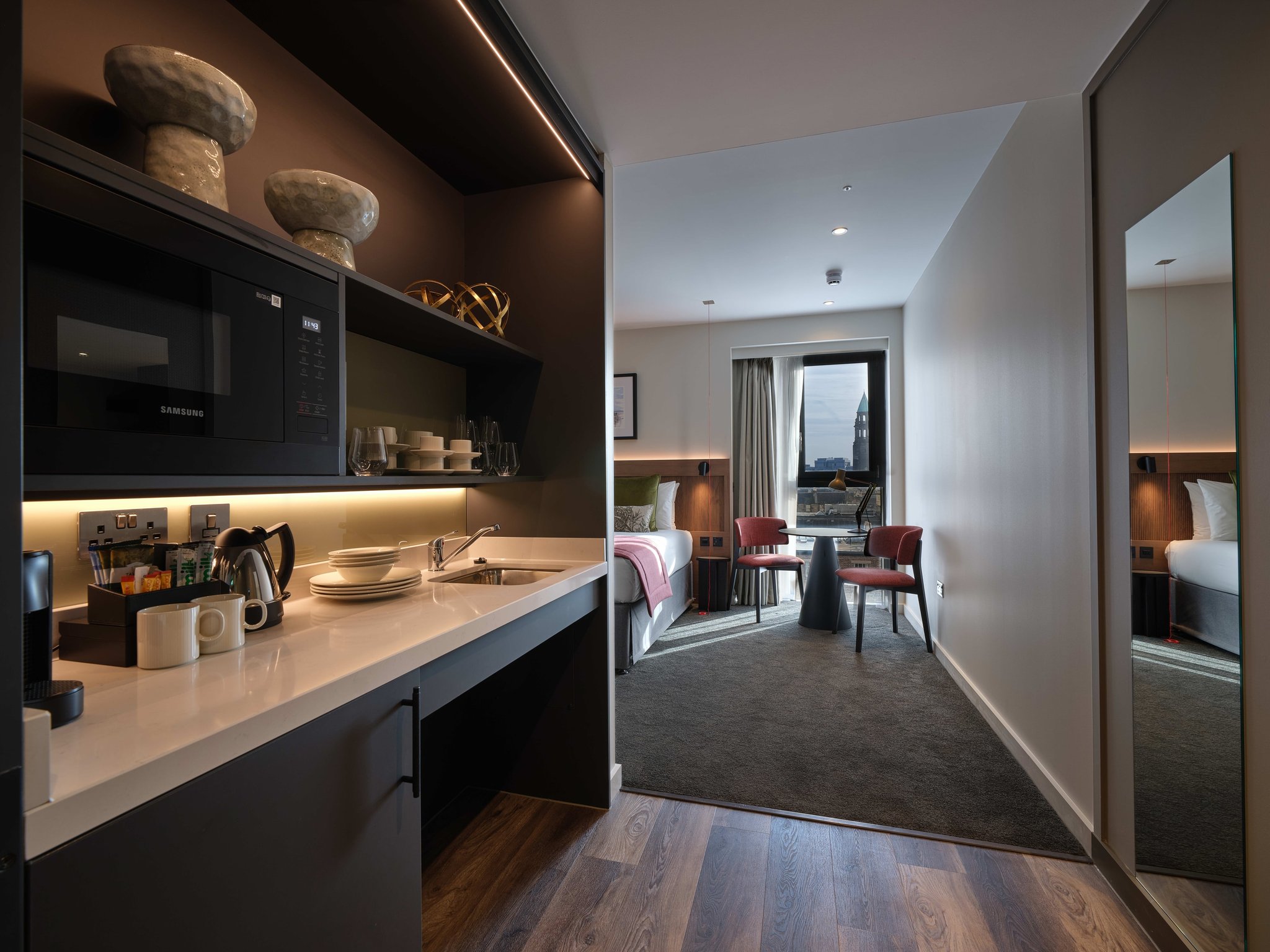 RESIDENT-EDINBURGH-SUPERIOR-ACCESSIBLE-KITCHEN-ENTRANCE-V_S