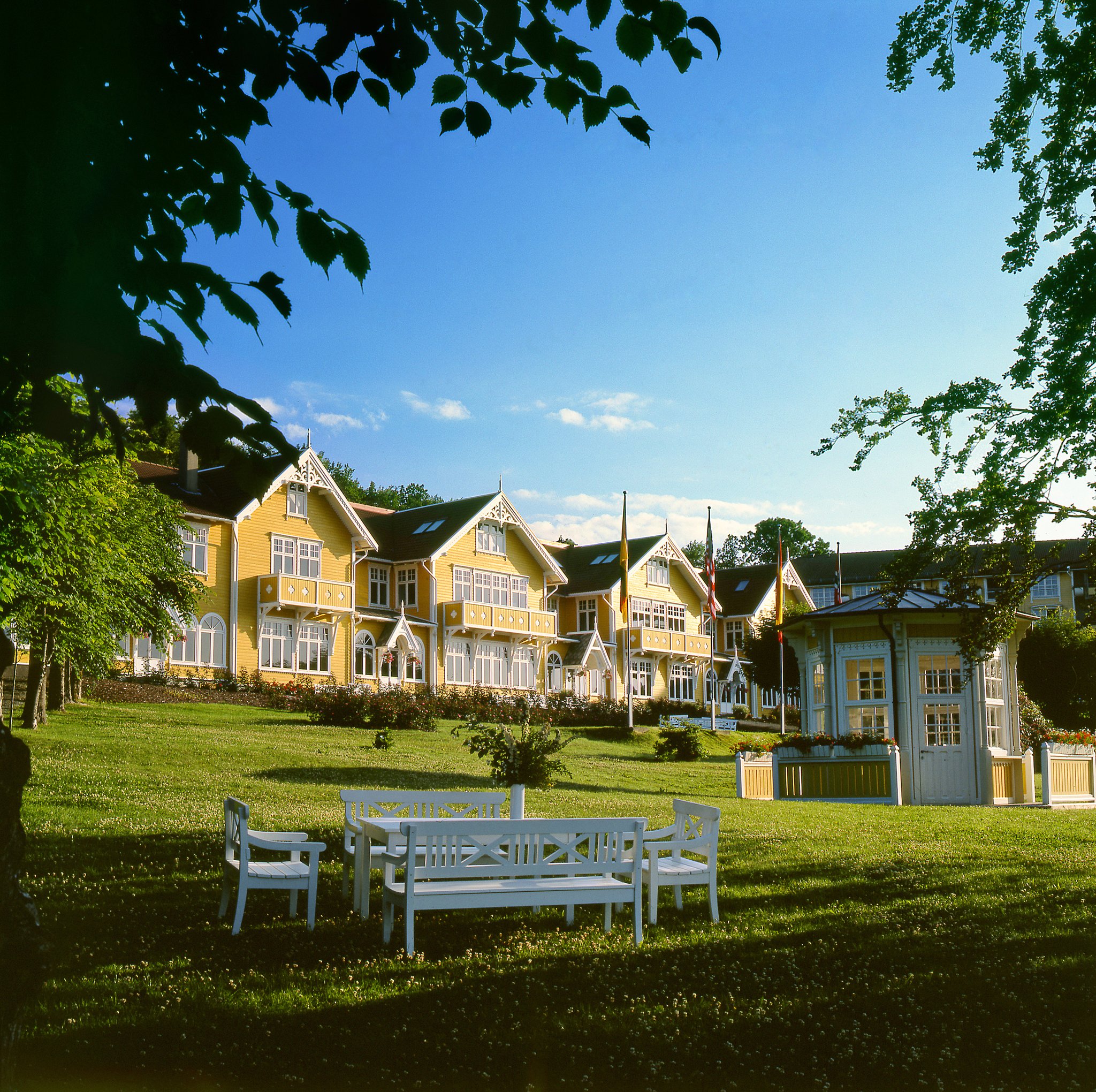 Solstrand_with_garden_S