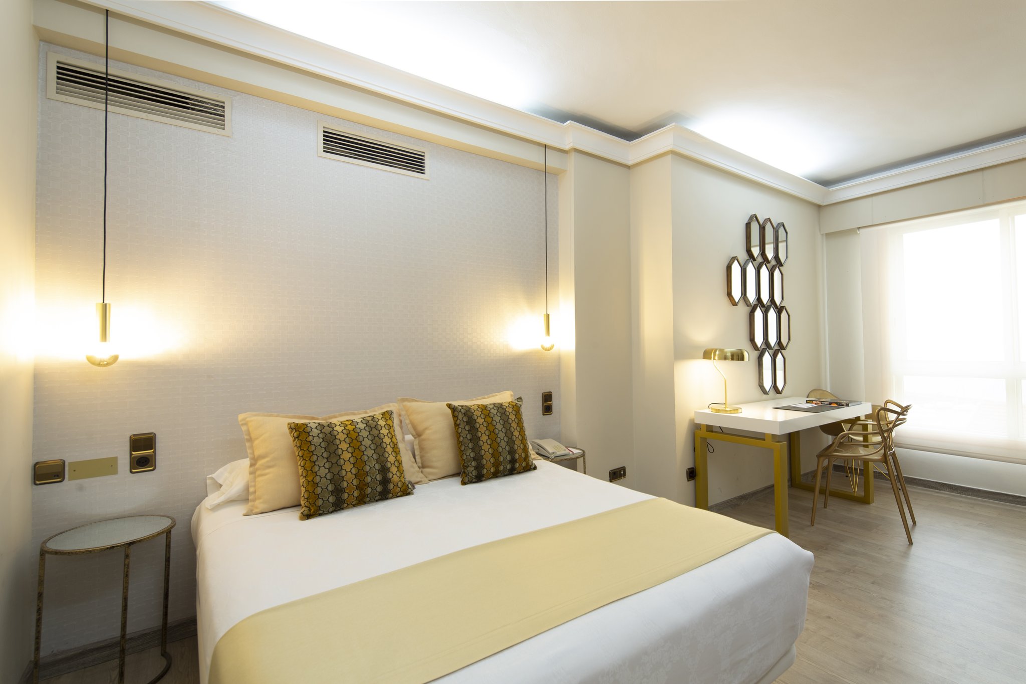 Superior_Room_(2)_S