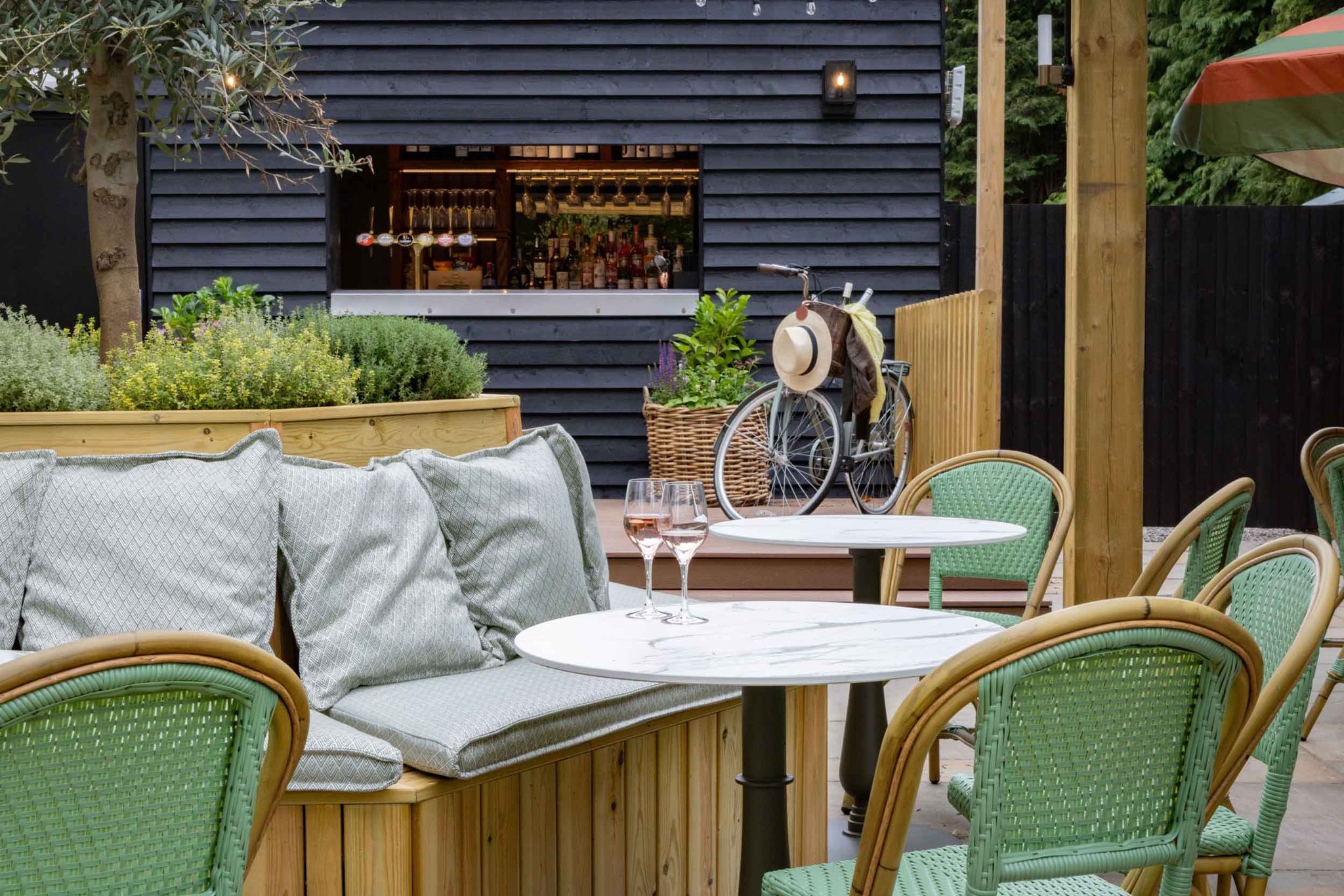 the-ragged-robin-godalming-exterior-018_S