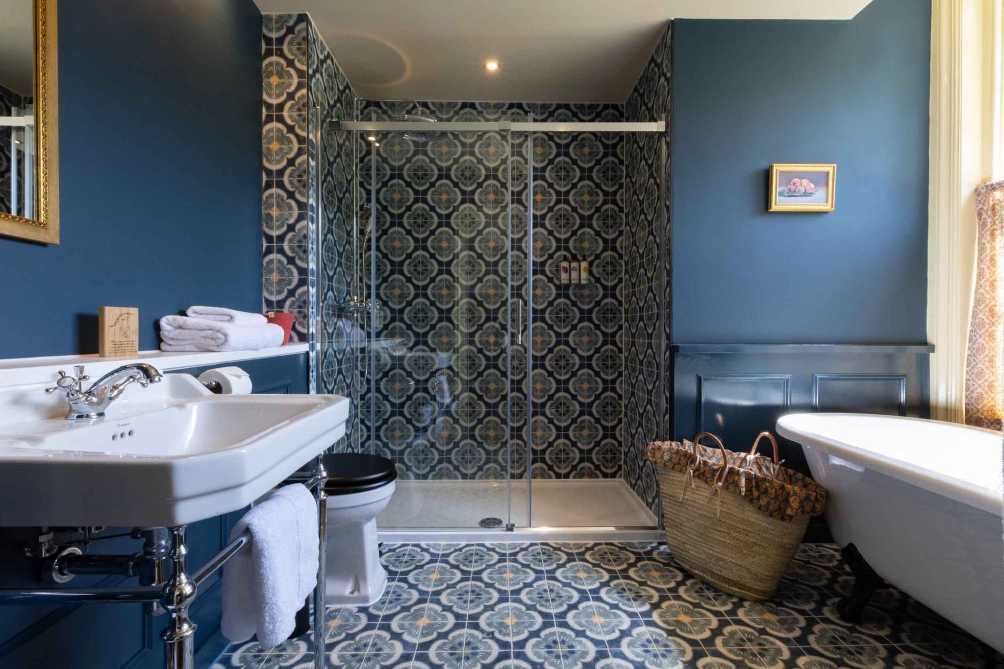 Fancy_Bathroom_1_S
