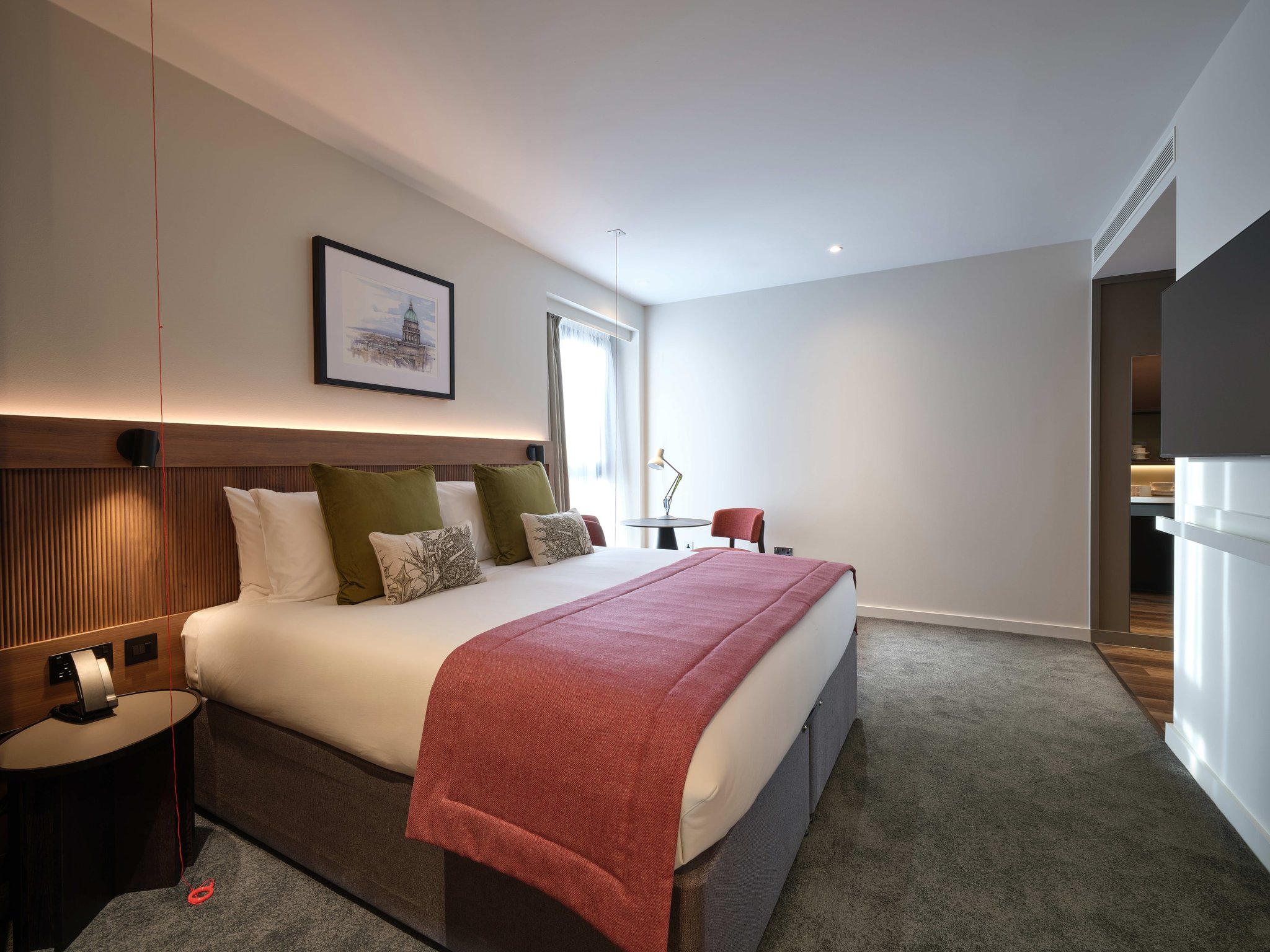 RESIDENT-EDINBURGH-SUPERIOR-ACCESSIBLE-1_S