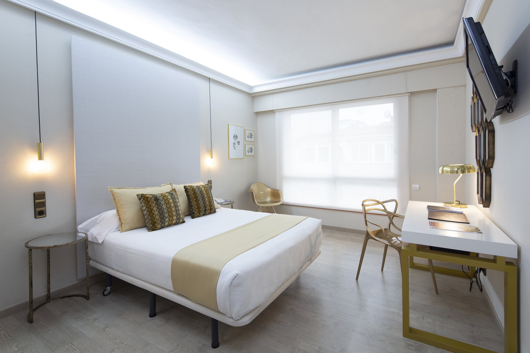 Deluxe_Room_(1)_S